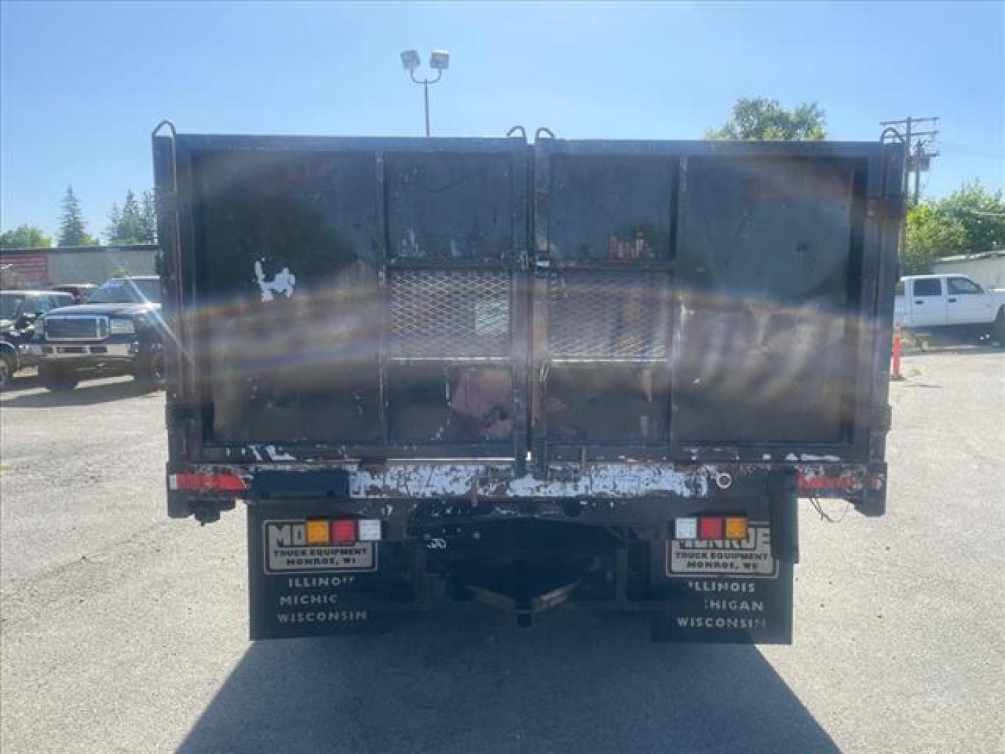 2007 Summit White Chevrolet Silverado 3500 Classic Work Truck (1GBJC34D17E) with an V-8 Other engine, Allison 1000 6-Speed Shiftable Automatic transmission, located at 800 Riverside Ave, Roseville, CA, 95678, 916-773-4549 & Toll Free: 866-719-4393, 38.732265, -121.291039 - DURAMAX DIESEL HYDRAULIC DUMP BED DUAL FUEL TANKS LOW MILES ALLISON TRANSMISSION SERVICE RECORDS ON CLEAN CARFAX - Photo#9