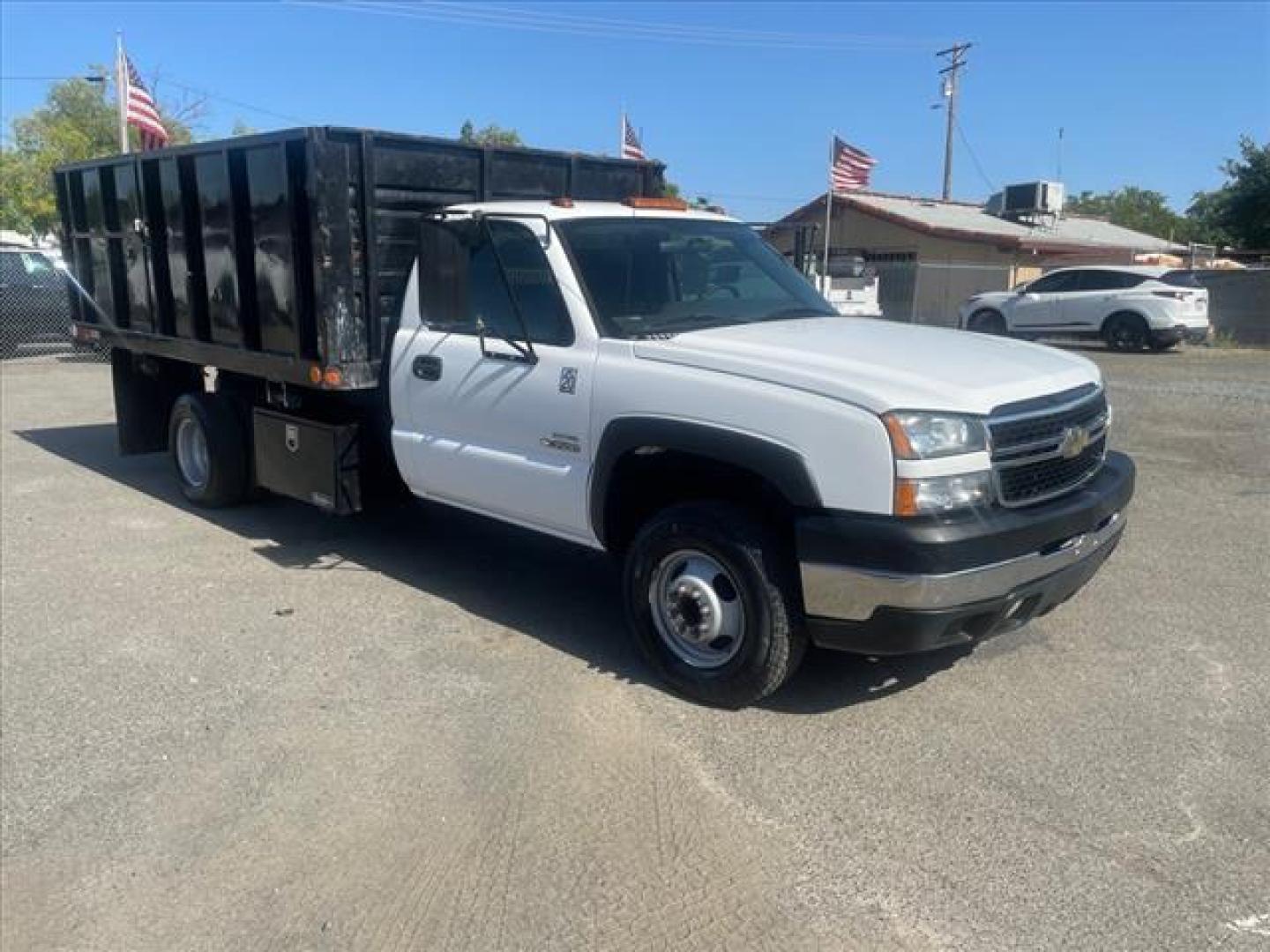 2007 Summit White Chevrolet Silverado 3500 Classic Work Truck (1GBJC34D17E) with an V-8 Other engine, Allison 1000 6-Speed Shiftable Automatic transmission, located at 800 Riverside Ave, Roseville, CA, 95678, 916-773-4549 & Toll Free: 866-719-4393, 38.732265, -121.291039 - DURAMAX DIESEL HYDRAULIC DUMP BED DUAL FUEL TANKS LOW MILES ALLISON TRANSMISSION SERVICE RECORDS ON CLEAN CARFAX - Photo#1