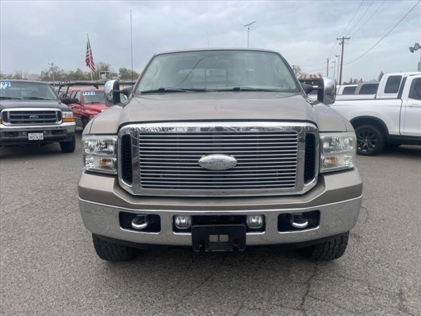 2007 Arizona Beige Clearcoat Metallic Ford F-250 Super Duty XLT (1FTSW21P97E) with an 6.0L 6.0L Turbo Diesel V8 OHV 32V Direct Injection engine, 5-Speed Automatic transmission, located at 800 Riverside Ave, Roseville, CA, 95678, 916-773-4549 & Toll Free: 866-719-4393, 38.732265, -121.291039 - DIESEL CREW CAB 4X4 FX4 XLT SERVICE RECORDS ON CLEAN CARFAX - Photo#6