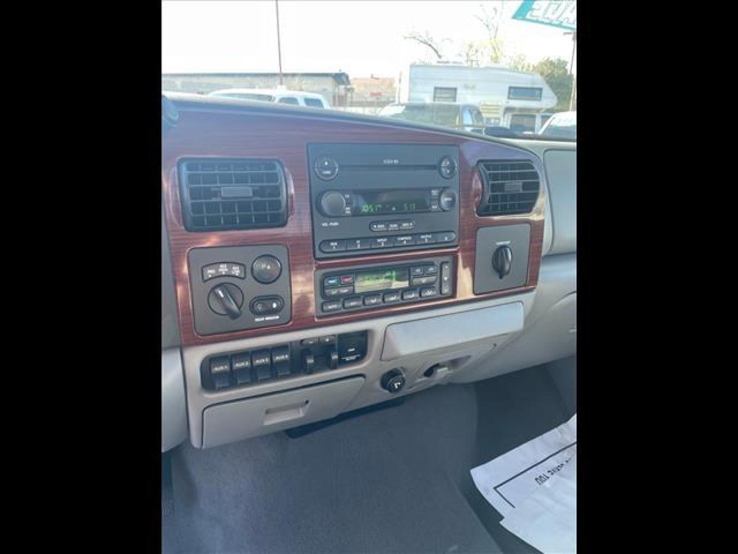 2007 True Blue Clearcoat Metallic Ford F-250 Super Duty Lariat (1FTSW21P37E) with an 6.0L 6.0L Turbo Diesel V8 OHV 32V Direct Injection engine, 5-Speed Automatic transmission, located at 800 Riverside Ave, Roseville, CA, 95678, 916-773-4549 & Toll Free: 866-719-4393, 38.732265, -121.291039 - DIESEL CREW CAB 4X4 FX4 LARIAT LOW MILES MOON ROOF ONE OWNER CLEAN CARFAX - Photo#10