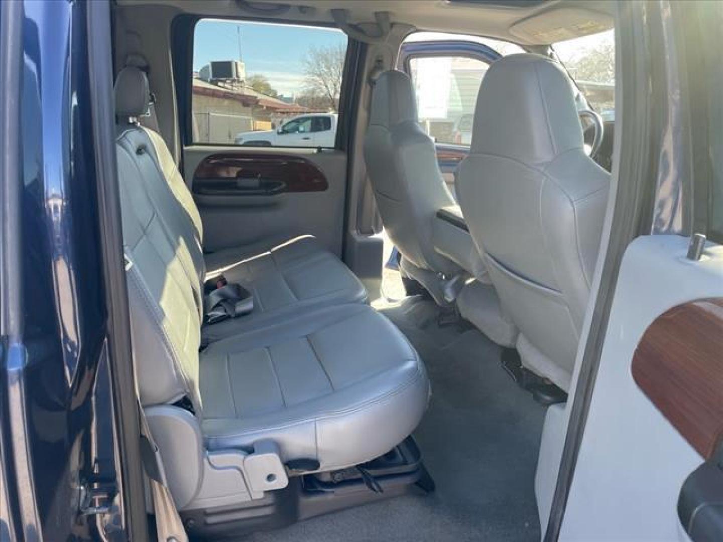 2007 True Blue Clearcoat Metallic Ford F-250 Super Duty Lariat (1FTSW21P37E) with an 6.0L 6.0L Turbo Diesel V8 OHV 32V Direct Injection engine, 5-Speed Automatic transmission, located at 800 Riverside Ave, Roseville, CA, 95678, 916-773-4549 & Toll Free: 866-719-4393, 38.732265, -121.291039 - DIESEL CREW CAB 4X4 FX4 LARIAT LOW MILES MOON ROOF ONE OWNER CLEAN CARFAX - Photo#14