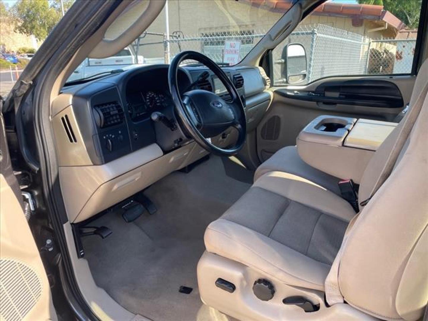 2007 Arizona Beige Clearcoat Metallic Ford F-350 Super Duty XLT (1FTWX30P47E) with an 6.0L 6.0L Turbo Diesel V8 OHV 32V Direct Injection engine, 5-Speed Automatic transmission, located at 800 Riverside Ave, Roseville, CA, 95678, 916-773-4549 & Toll Free: 866-719-4393, 38.732265, -121.291039 - DIESEL SUPER CAB XLT CLEAN CARFAX - Photo#9