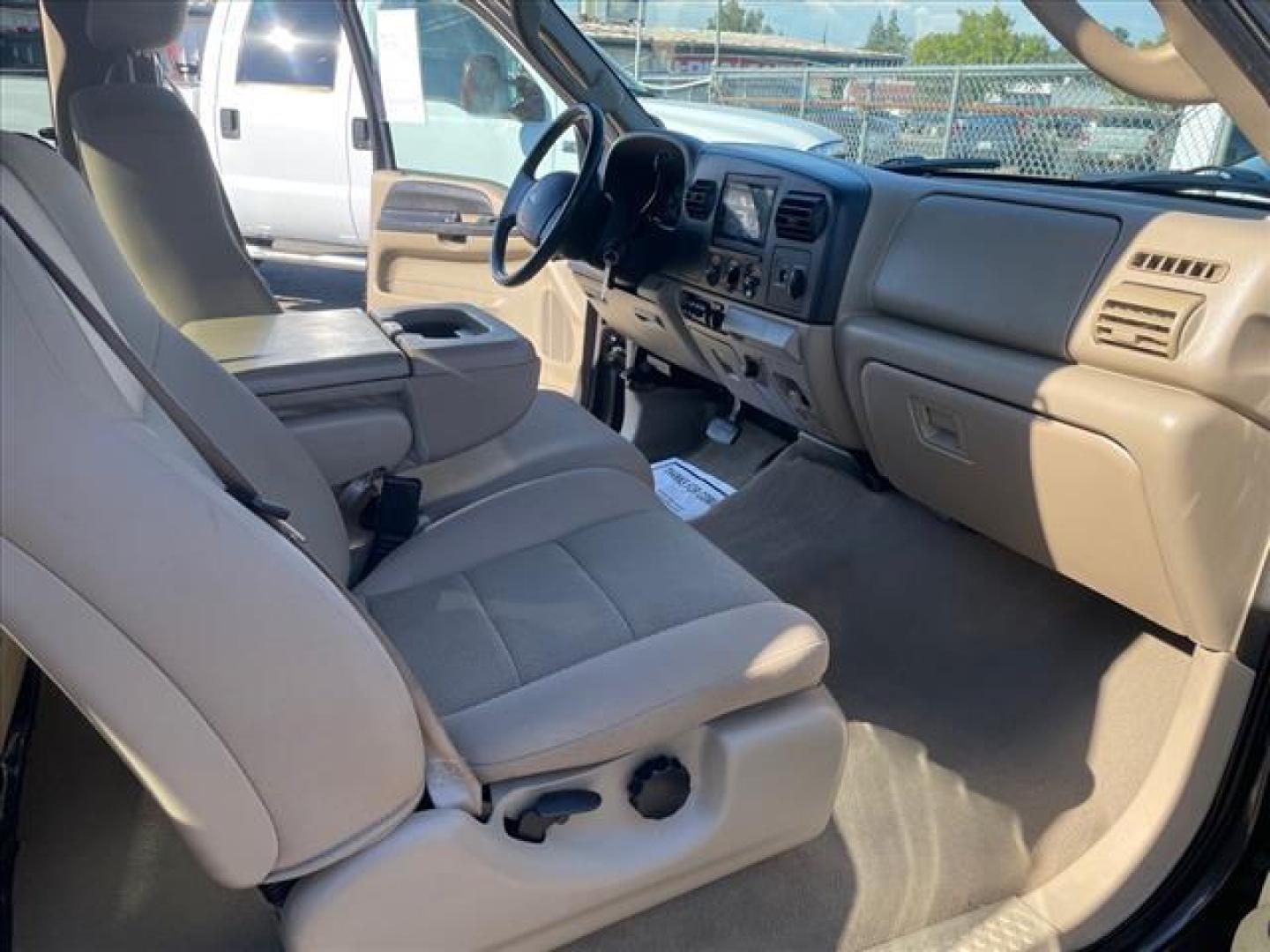 2007 Arizona Beige Clearcoat Metallic Ford F-350 Super Duty XLT (1FTWX30P47E) with an 6.0L 6.0L Turbo Diesel V8 OHV 32V Direct Injection engine, 5-Speed Automatic transmission, located at 800 Riverside Ave, Roseville, CA, 95678, 916-773-4549 & Toll Free: 866-719-4393, 38.732265, -121.291039 - DIESEL SUPER CAB XLT CLEAN CARFAX - Photo#12