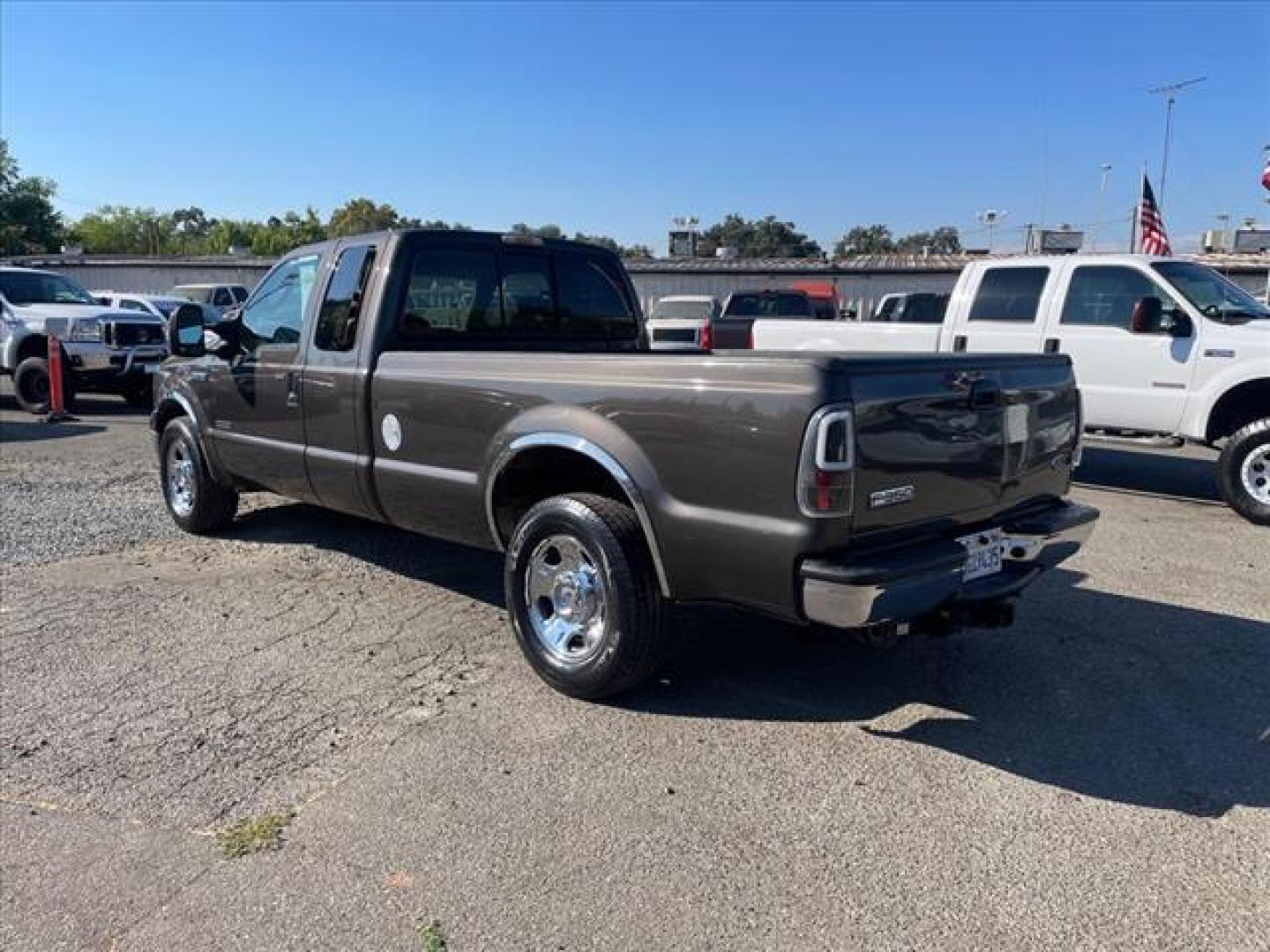 2007 Arizona Beige Clearcoat Metallic Ford F-350 Super Duty XLT (1FTWX30P47E) with an 6.0L 6.0L Turbo Diesel V8 OHV 32V Direct Injection engine, 5-Speed Automatic transmission, located at 800 Riverside Ave, Roseville, CA, 95678, 916-773-4549 & Toll Free: 866-719-4393, 38.732265, -121.291039 - DIESEL SUPER CAB XLT CLEAN CARFAX - Photo#2
