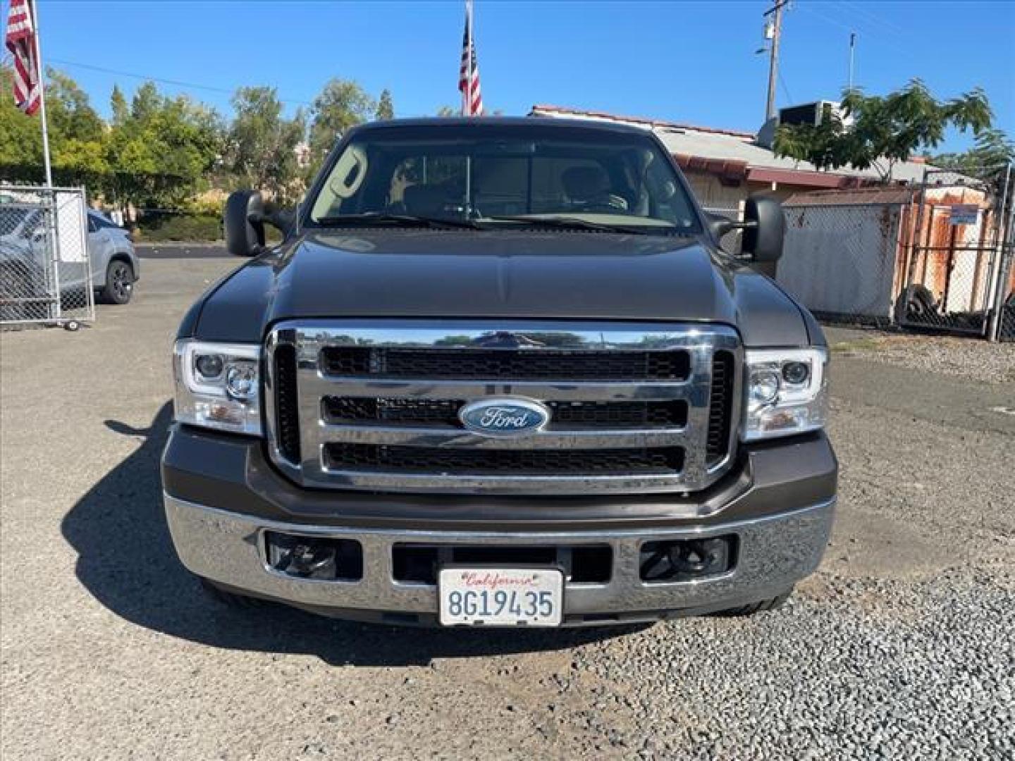 2007 Arizona Beige Clearcoat Metallic Ford F-350 Super Duty XLT (1FTWX30P47E) with an 6.0L 6.0L Turbo Diesel V8 OHV 32V Direct Injection engine, 5-Speed Automatic transmission, located at 800 Riverside Ave, Roseville, CA, 95678, 916-773-4549 & Toll Free: 866-719-4393, 38.732265, -121.291039 - DIESEL SUPER CAB XLT CLEAN CARFAX - Photo#6