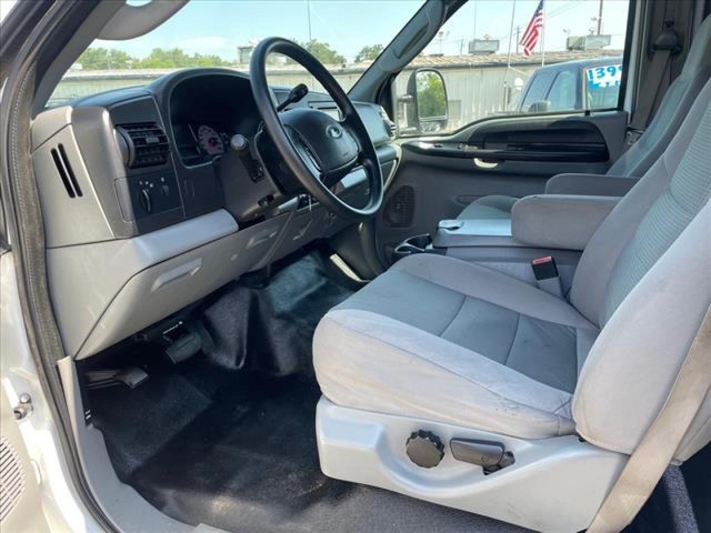 2007 Oxford White Clearcoat Ford F-350 Super Duty XLT (1FTWW31P77E) with an 6.0L 6.0L Turbo Diesel V8 OHV 32V Direct Injection engine, 5-Speed Automatic transmission, located at 800 Riverside Ave, Roseville, CA, 95678, 916-773-4549 & Toll Free: 866-719-4393, 38.732265, -121.291039 - DIESEL CREW CAB 4X4 XLT LIFTED NEW EGR COOLER AND OIL COOLER CLEAN CARFAX - Photo#11