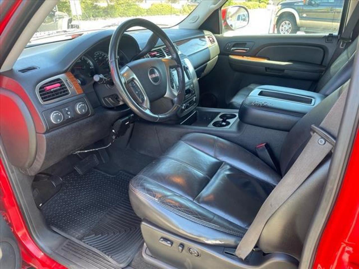 2007 Fire Red GMC Sierra 1500 SLT (2GTFK13Y871) with an 6.0L VortecMAX 6.0L V8 367hp 375ft. lbs. Other engine, 4-Speed Automatic transmission, located at 800 Riverside Ave, Roseville, CA, 95678, 916-773-4549 & Toll Free: 866-719-4393, 38.732265, -121.291039 - 4X4 CREW CAB SLT VORTEC MAX LOW MILES ONE OWNER SERVICE RECORDS - Photo#13