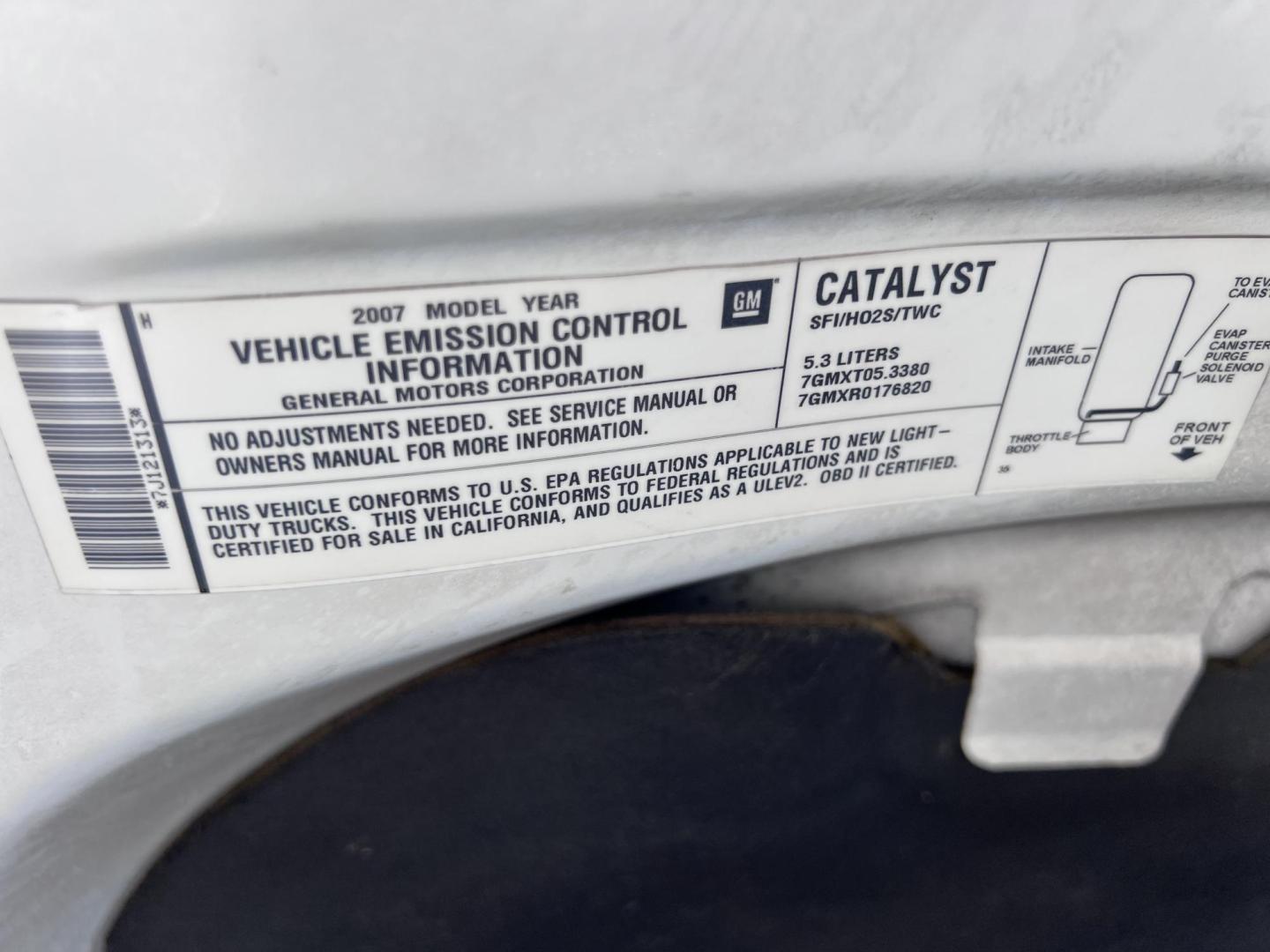 2007 White /Gray GMC Yukon SLE-1 2WD (1GKFC13J47J) with an 5.3L V8 OHV 16V engine, 4-Speed Automatic Overdrive transmission, located at 30 S. Berkeley Avenue, Pasadena, CA, 91107, (626) 248-7567, 34.145447, -118.109398 - 2007 GMC Yukon SLT – 3rd Row SUV – $995 Down – Buy Here Pay Here – Bad Credit OK – Crown City Motors – Pasadena, CA Need a full-size SUV with space for the whole family, rugged performance, and a touch of luxury? Check out this 2007 GMC Yukon SLT, available now at Crown City Motors in - Photo#26