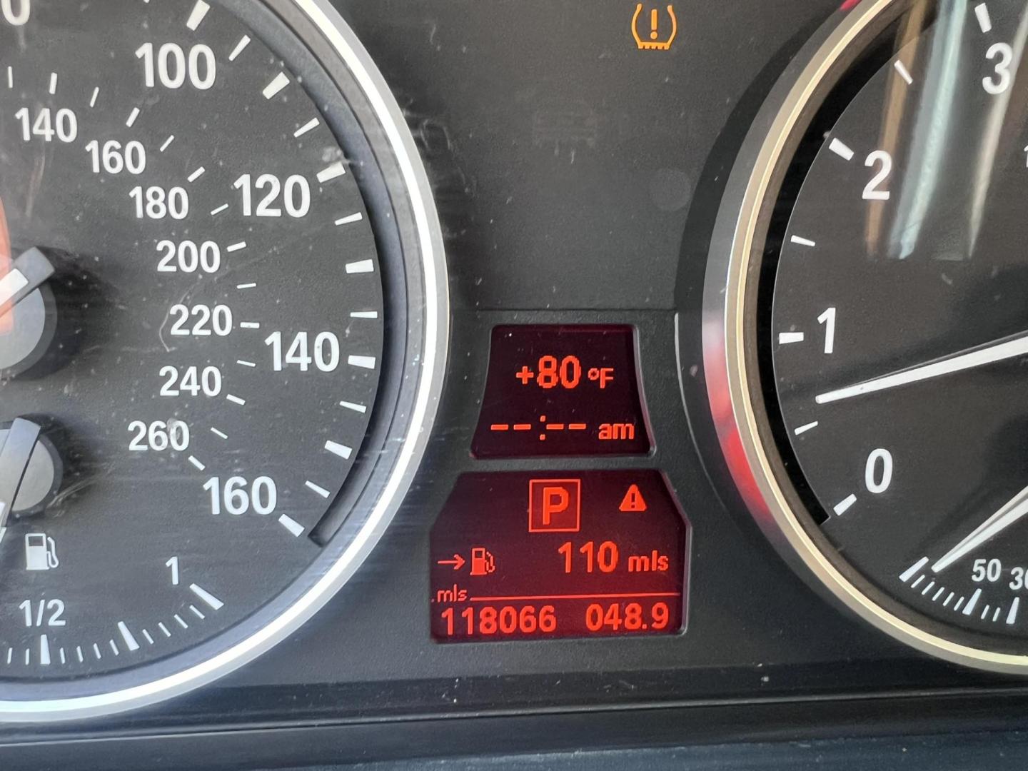 2008 Silver Metallic /Black BMW 5-Series 535i (WBANW13588C) with an 3.0L L6 DOHC 24V engine, Automatic transmission, located at 30 S. Berkeley Avenue, Pasadena, CA, 91107, (626) 248-7567, 34.145447, -118.109398 - Low Miles! Leather seats! Moon-roof! This 2008 BMW 5-Series 535i has been well maintained and it looks and drives good. - Photo#10