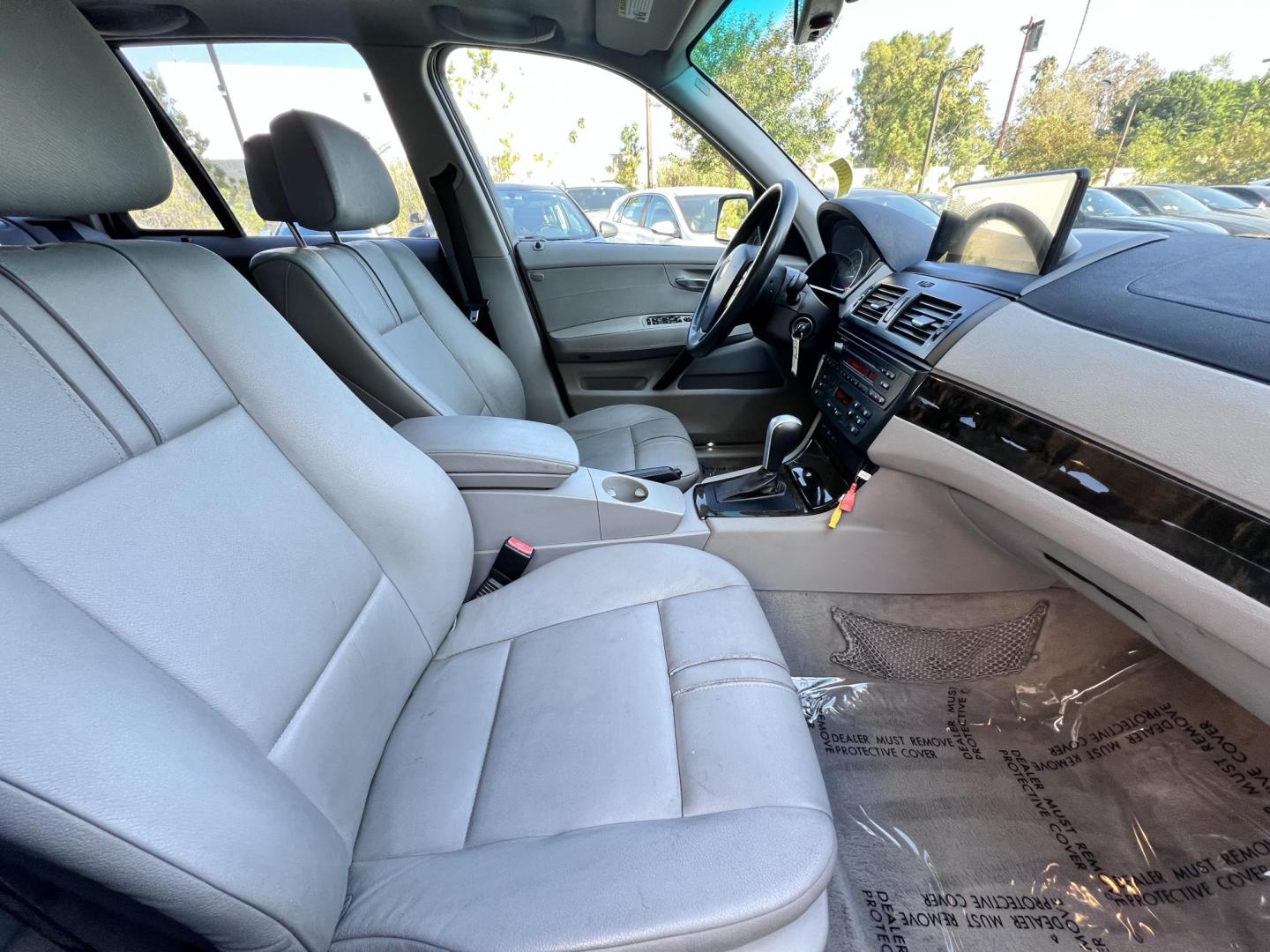 2008 White /Tan BMW X3 3.0si (WBXPC93418W) with an 3.0L L6 DOHC 24V engine, Automatic transmission, located at 30 S. Berkeley Avenue, Pasadena, CA, 91107, (626) 248-7567, 34.145447, -118.109398 - Navigation! Leather Seats! This 2008 BMW X3 3.0 SI looks and drives well. Crown City Motors is a used “Buy Here Pay Here” car dealer in Pasadena CA. “Buy Here Pay Here” financing, means that when you purchase your vehicle from our dealership, that you make the payments to the dealership - Photo#22