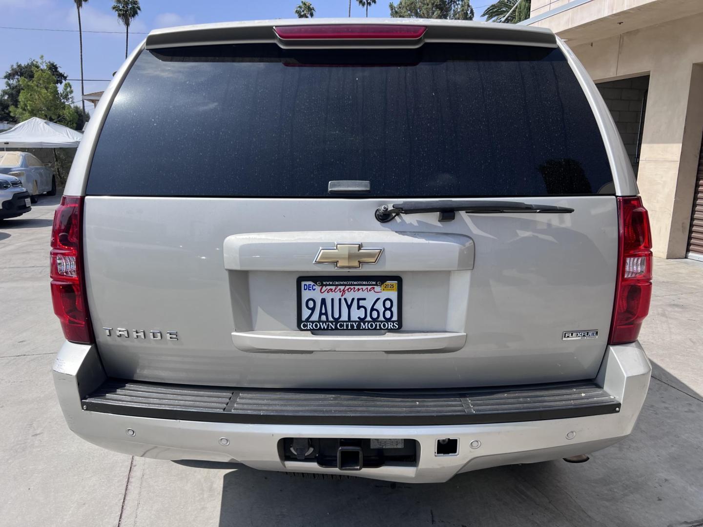 2008 Chevrolet Tahoe LS 2WD (1GNFC13008R) with an 5.3L V8 OHV 16V FFV engine, 4-Speed Automatic Overdrive transmission, located at 30 S. Berkeley Avenue, Pasadena, CA, 91107, (626) 248-7567, 34.145447, -118.109398 - 2008 Chevrolet Tahoe LT – Buy Here Pay Here – $995 Down – Bad Credit OK – Crown City Motors Pasadena Looking for a powerful and spacious SUV that’s affordable and reliable? Discover the 2008 Chevrolet Tahoe LT, available now at Crown City Motors in Pasadena with Buy Here Pay Here financin - Photo#3
