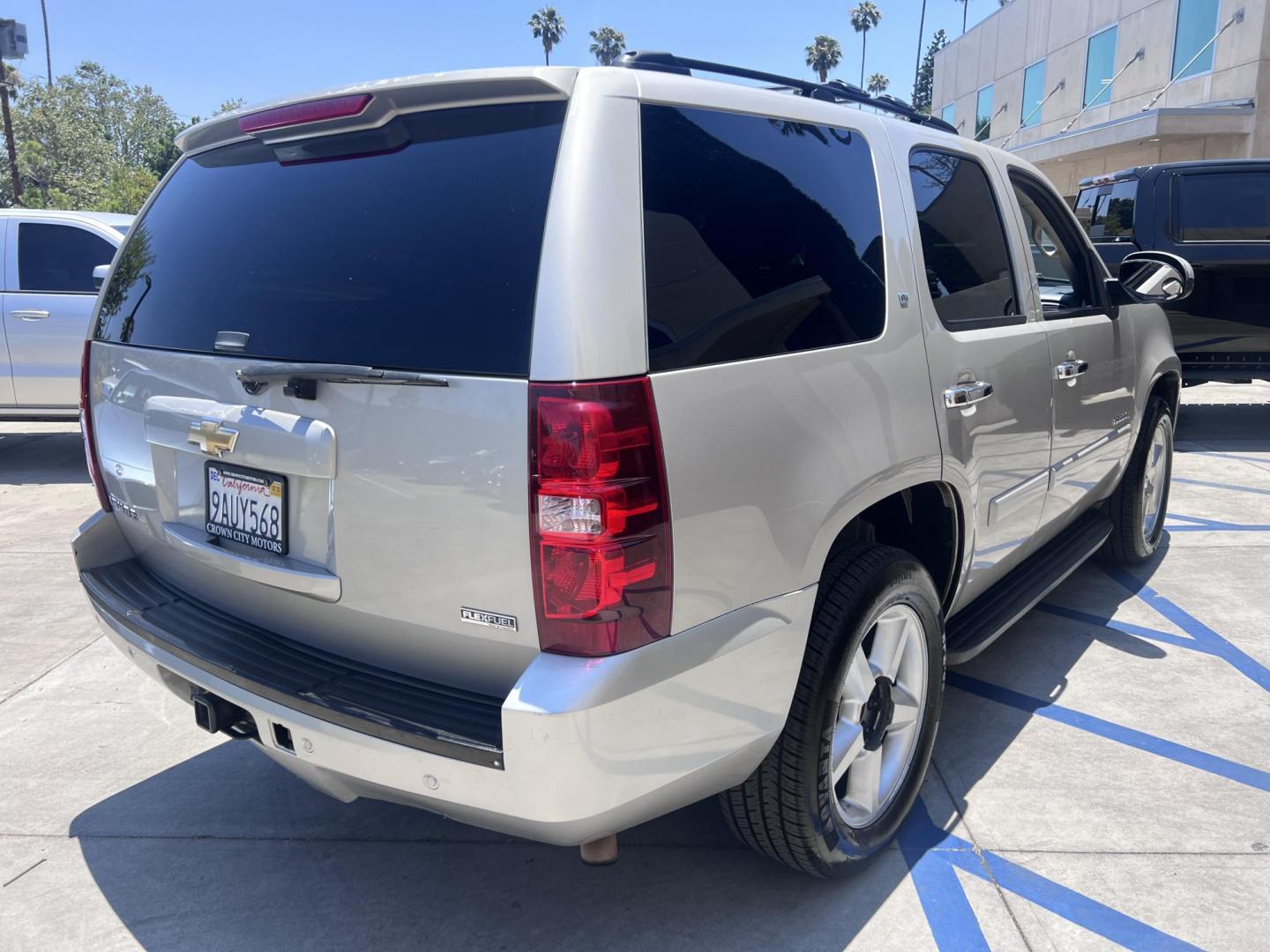2008 Chevrolet Tahoe LS 2WD (1GNFC13008R) with an 5.3L V8 OHV 16V FFV engine, 4-Speed Automatic Overdrive transmission, located at 30 S. Berkeley Avenue, Pasadena, CA, 91107, (626) 248-7567, 34.145447, -118.109398 - 2008 Chevrolet Tahoe LT – Buy Here Pay Here – $995 Down – Bad Credit OK – Crown City Motors Pasadena Looking for a powerful and spacious SUV that’s affordable and reliable? Discover the 2008 Chevrolet Tahoe LT, available now at Crown City Motors in Pasadena with Buy Here Pay Here financin - Photo#9