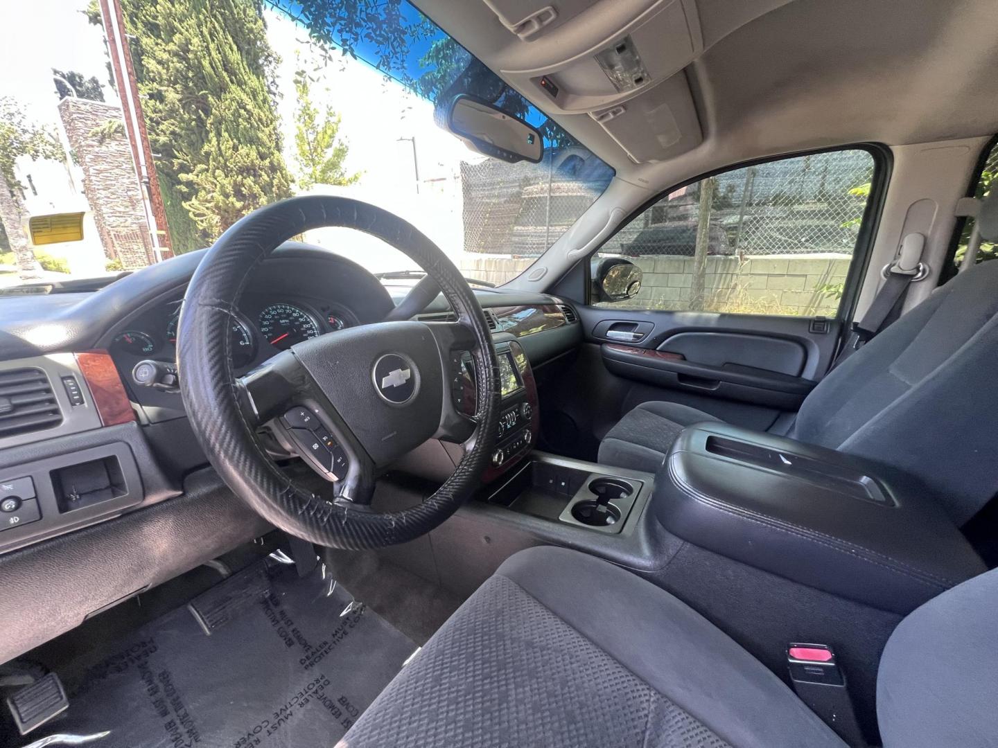 2008 Chevrolet Tahoe LS 2WD (1GNFC13008R) with an 5.3L V8 OHV 16V FFV engine, 4-Speed Automatic Overdrive transmission, located at 30 S. Berkeley Avenue, Pasadena, CA, 91107, (626) 248-7567, 34.145447, -118.109398 - 2008 Chevrolet Tahoe LT – Buy Here Pay Here – $995 Down – Bad Credit OK – Crown City Motors Pasadena Looking for a powerful and spacious SUV that’s affordable and reliable? Discover the 2008 Chevrolet Tahoe LT, available now at Crown City Motors in Pasadena with Buy Here Pay Here financin - Photo#13