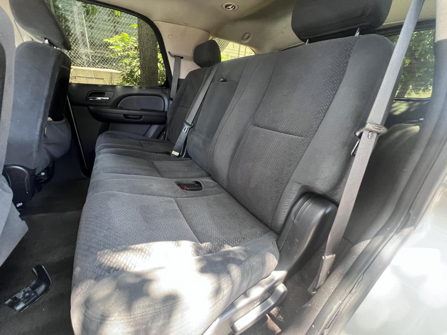 2008 Chevrolet Tahoe LS 2WD (1GNFC13008R) with an 5.3L V8 OHV 16V FFV engine, 4-Speed Automatic Overdrive transmission, located at 30 S. Berkeley Avenue, Pasadena, CA, 91107, (626) 248-7567, 34.145447, -118.109398 - 2008 Chevrolet Tahoe LT – Buy Here Pay Here – $995 Down – Bad Credit OK – Crown City Motors Pasadena Looking for a powerful and spacious SUV that’s affordable and reliable? Discover the 2008 Chevrolet Tahoe LT, available now at Crown City Motors in Pasadena with Buy Here Pay Here financin - Photo#17