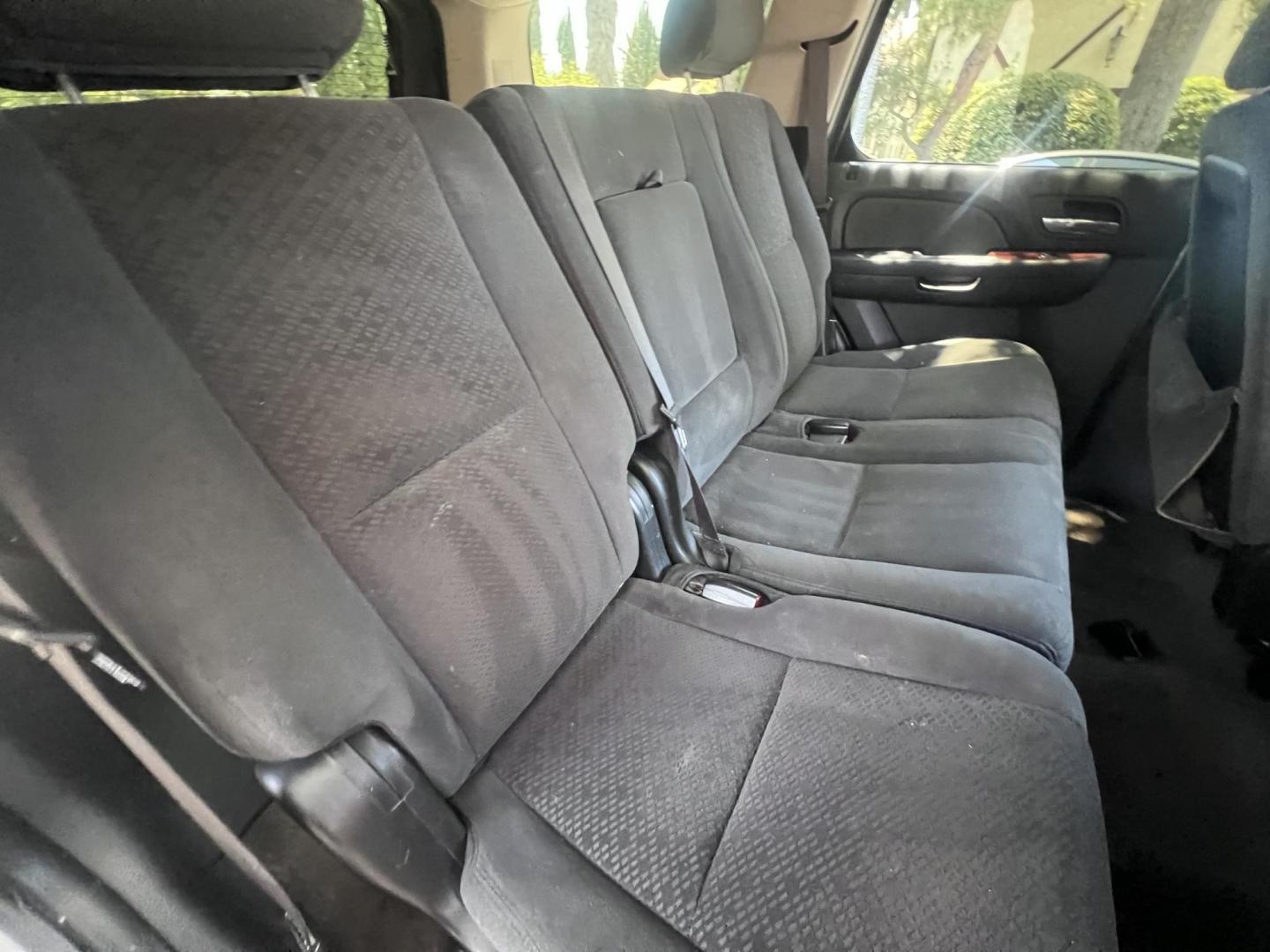 2008 Chevrolet Tahoe LS 2WD (1GNFC13008R) with an 5.3L V8 OHV 16V FFV engine, 4-Speed Automatic Overdrive transmission, located at 30 S. Berkeley Avenue, Pasadena, CA, 91107, (626) 248-7567, 34.145447, -118.109398 - 2008 Chevrolet Tahoe LT – Buy Here Pay Here – $995 Down – Bad Credit OK – Crown City Motors Pasadena Looking for a powerful and spacious SUV that’s affordable and reliable? Discover the 2008 Chevrolet Tahoe LT, available now at Crown City Motors in Pasadena with Buy Here Pay Here financin - Photo#23