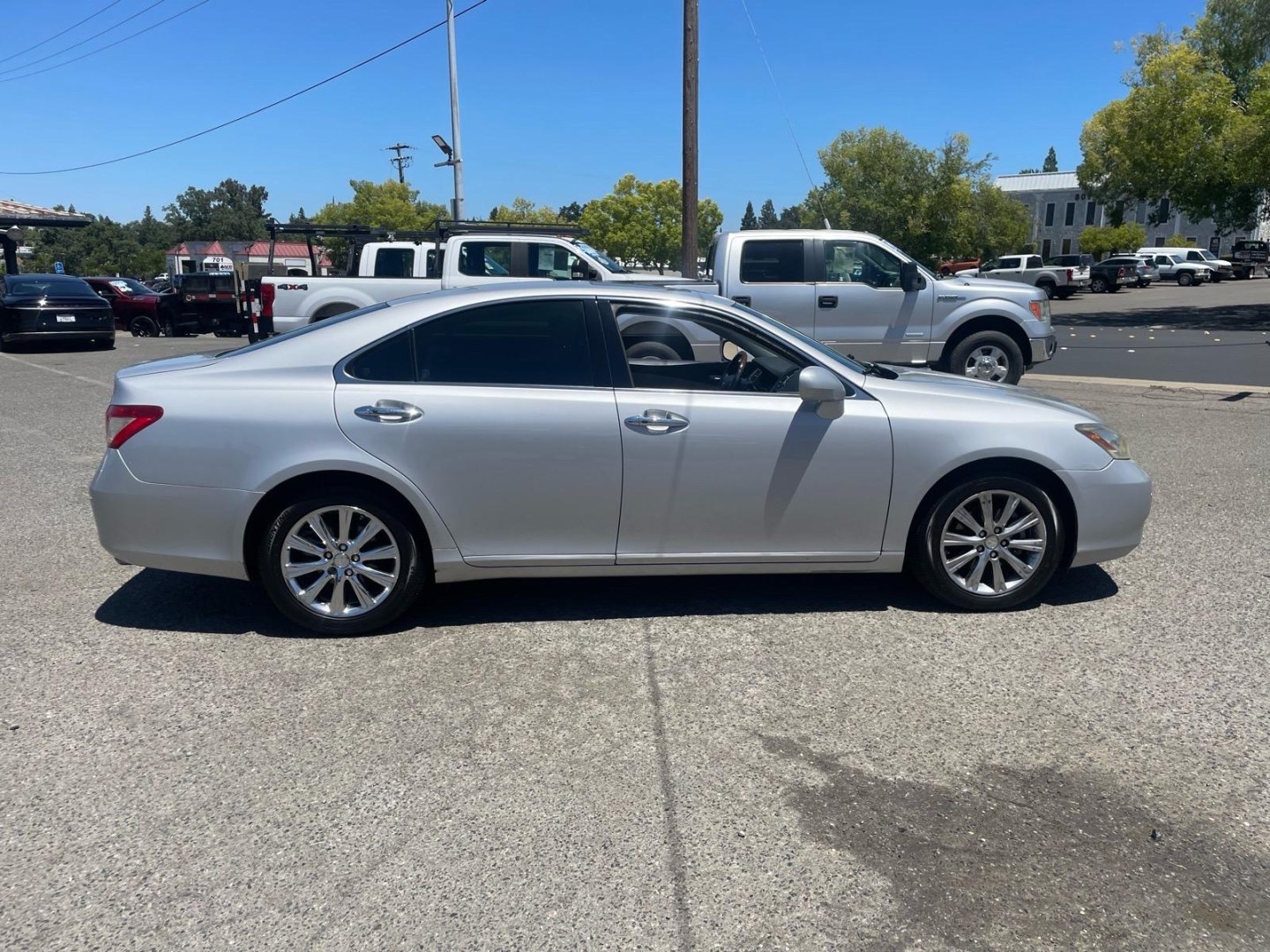 2008 Tungsten Pearl Lexus ES 350 Base (JTHBJ46G682) with an 3.5L 3.5L V6 272hp 254ft. lbs. Other engine, 6-Speed Automatic w/Sequential Shift Mode transmission, located at 800 Riverside Ave, Roseville, CA, 95678, 916-773-4549 & Toll Free: 866-719-4393, 38.732265, -121.291039 - LOW MILES LEATHER MOON ROOF PARKING SENSORS- Photo#5