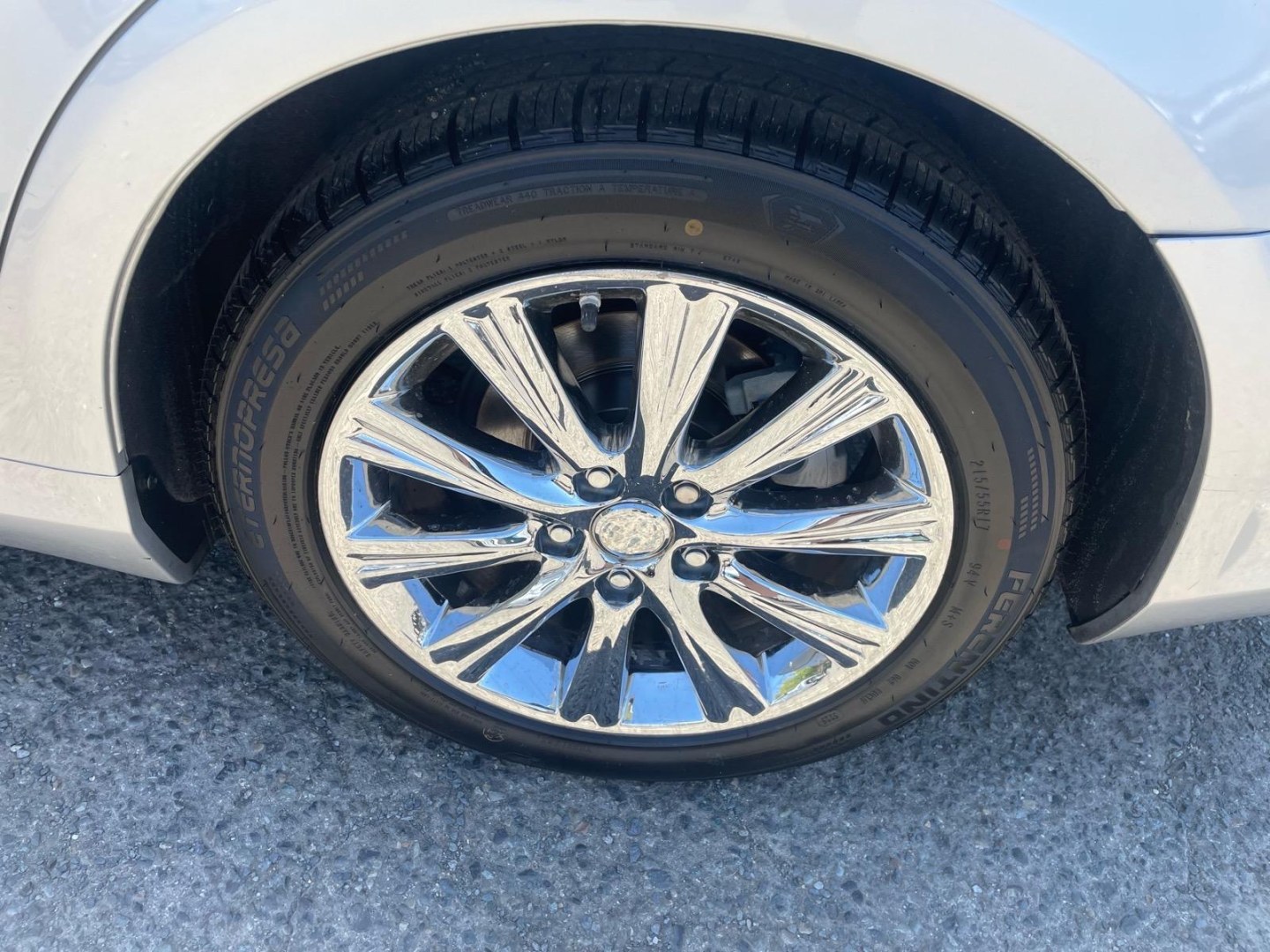 2008 Tungsten Pearl Lexus ES 350 Base (JTHBJ46G682) with an 3.5L 3.5L V6 272hp 254ft. lbs. Other engine, 6-Speed Automatic w/Sequential Shift Mode transmission, located at 800 Riverside Ave, Roseville, CA, 95678, 916-773-4549 & Toll Free: 866-719-4393, 38.732265, -121.291039 - LOW MILES LEATHER MOON ROOF PARKING SENSORS- Photo#10