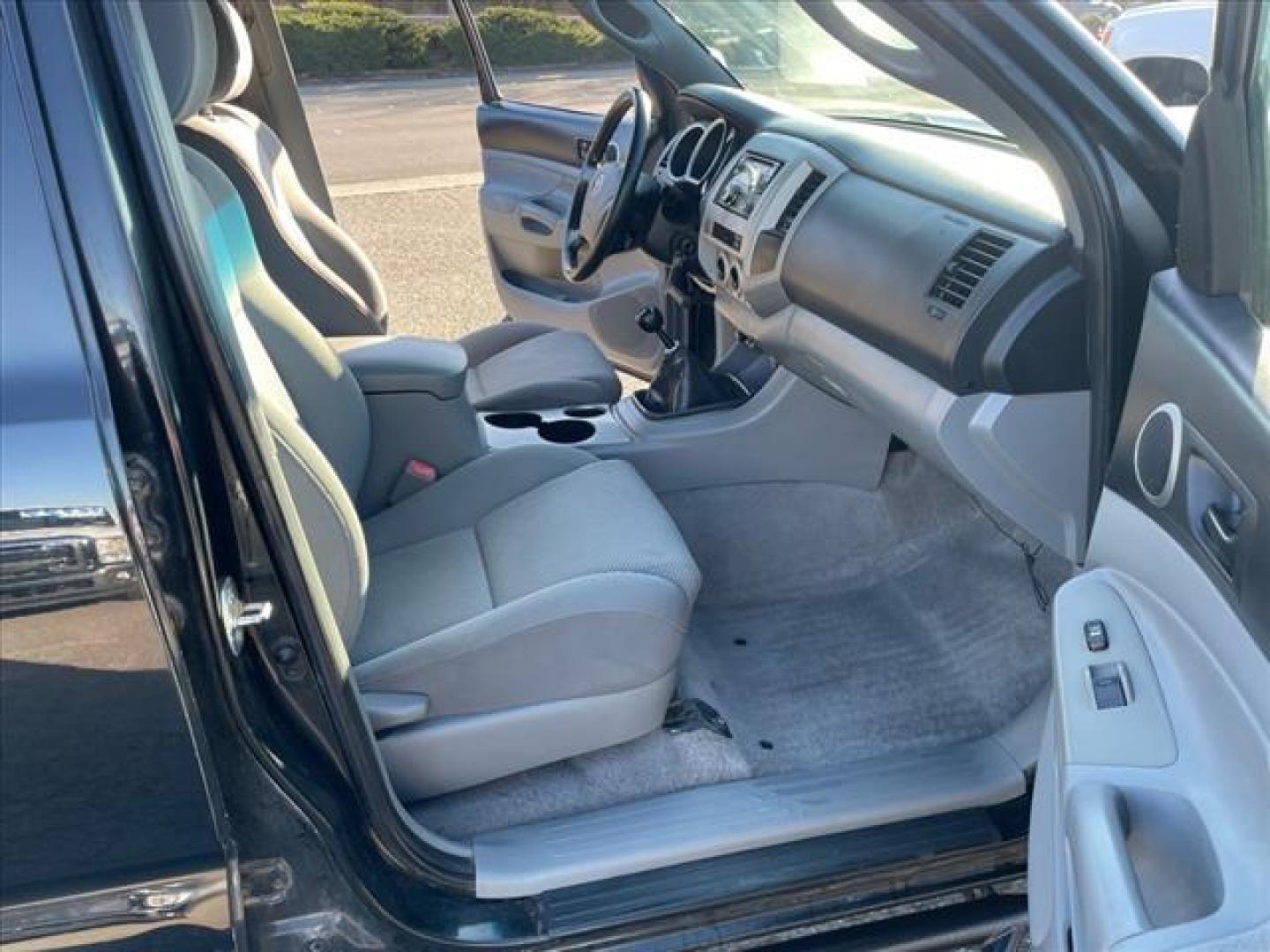 2008 Black Sand Pearl Toyota Tacoma V6 (5TELU42N88Z) with an 4.0L 4.0L V6 236hp 266ft. lbs. Sequential Electronic Fuel Injection engine, 6-Speed Manual transmission, located at 800 Riverside Ave, Roseville, CA, 95678, 916-773-4549 & Toll Free: 866-719-4393, 38.732265, -121.291039 - 4X4 DOUBLE CAB - Photo#13