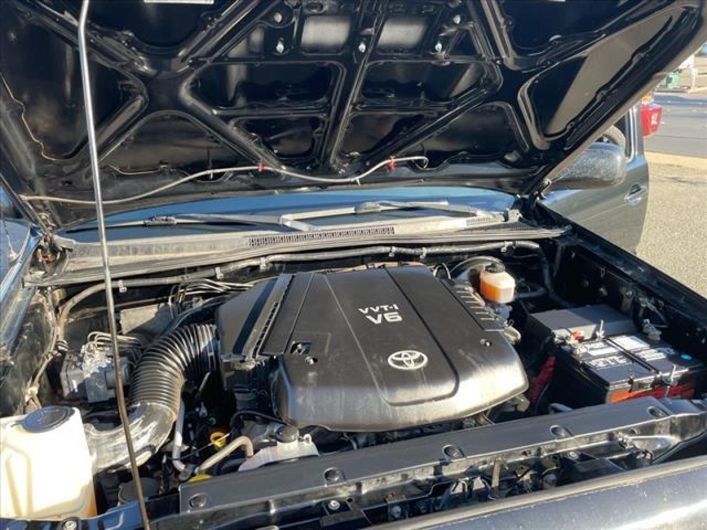 2008 Black Sand Pearl Toyota Tacoma V6 (5TELU42N88Z) with an 4.0L 4.0L V6 236hp 266ft. lbs. Sequential Electronic Fuel Injection engine, 6-Speed Manual transmission, located at 800 Riverside Ave, Roseville, CA, 95678, 916-773-4549 & Toll Free: 866-719-4393, 38.732265, -121.291039 - 4X4 DOUBLE CAB - Photo#15