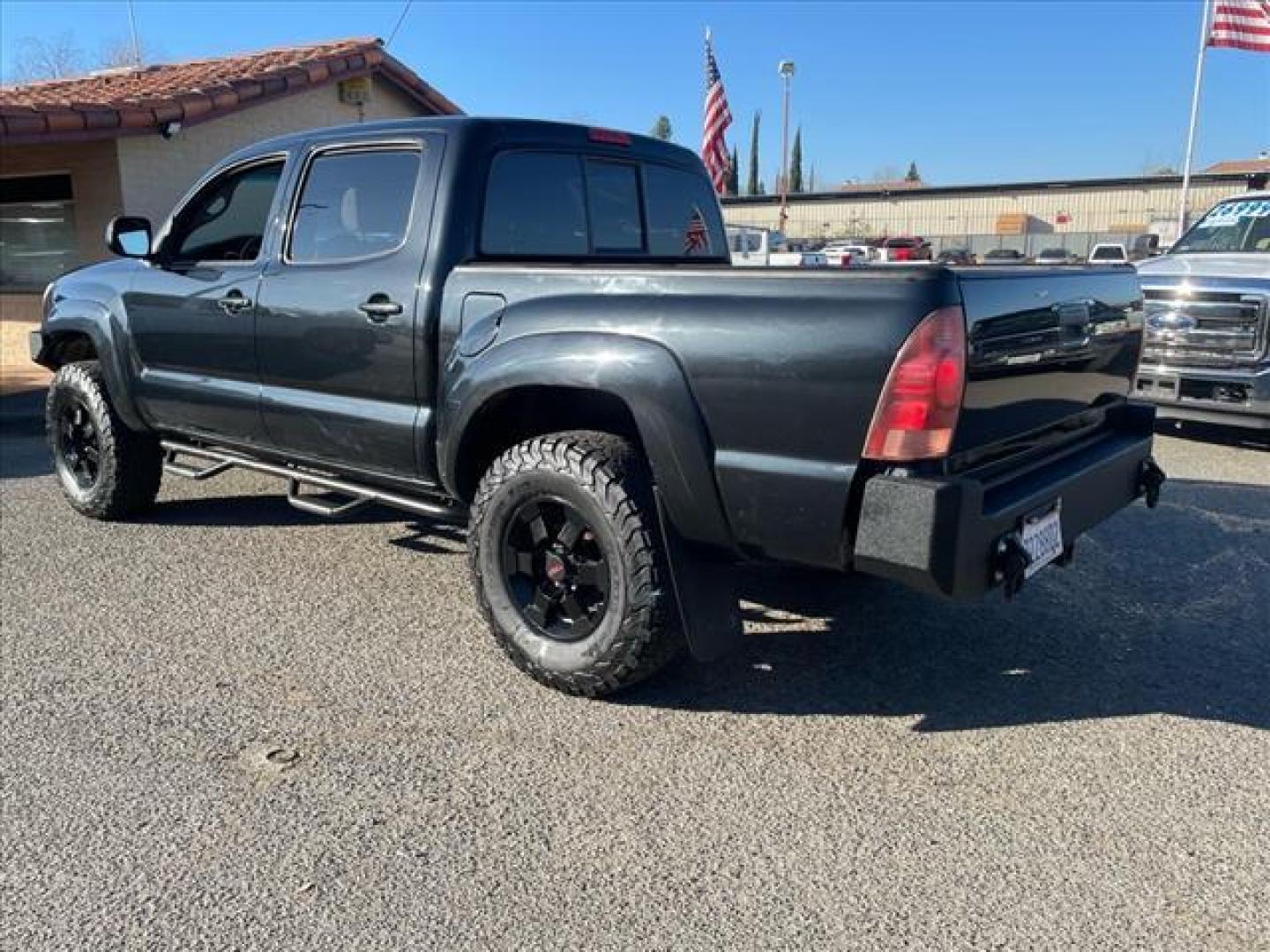 2008 Black Sand Pearl Toyota Tacoma V6 (5TELU42N88Z) with an 4.0L 4.0L V6 236hp 266ft. lbs. Sequential Electronic Fuel Injection engine, 6-Speed Manual transmission, located at 800 Riverside Ave, Roseville, CA, 95678, 916-773-4549 & Toll Free: 866-719-4393, 38.732265, -121.291039 - 4X4 DOUBLE CAB - Photo#2