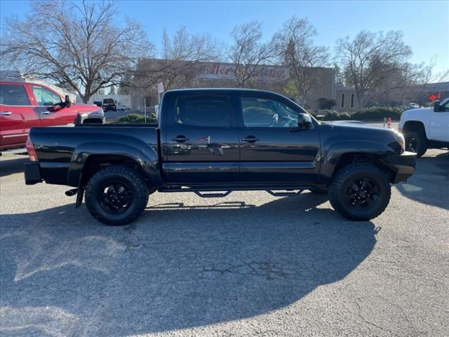 2008 Black Sand Pearl Toyota Tacoma V6 (5TELU42N88Z) with an 4.0L 4.0L V6 236hp 266ft. lbs. Sequential Electronic Fuel Injection engine, 6-Speed Manual transmission, located at 800 Riverside Ave, Roseville, CA, 95678, 916-773-4549 & Toll Free: 866-719-4393, 38.732265, -121.291039 - 4X4 DOUBLE CAB - Photo#5