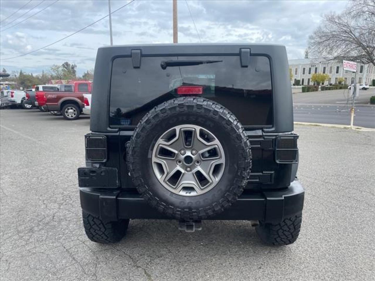 2009 Black Clear Coat Jeep Wrangler X (1J4FA24149L) with an 3.8L 3.8L V6 202hp 237ft. lbs. Sequential Multiport Fuel Injection engine, 6-Speed Manual transmission, located at 800 Riverside Ave, Roseville, CA, 95678, 916-773-4549 & Toll Free: 866-719-4393, 38.732265, -121.291039 - 4X4 LOW MILES 6 SPEED MANUAL NEW TIRES CLEAN CARFAX - Photo#8
