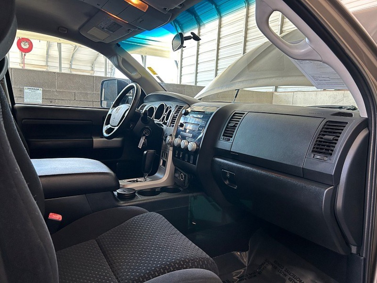 2009 Toyota Tundra 4WD (5TFBV54129X) with an V8 5.7 Liter engine, Automatic 6-Spd w/Overdrive transmission, located at 412 Auto Vista Drive, Palmdale, 93551, (661) 945-0620, 34.592636, -118.136681- Photo#25