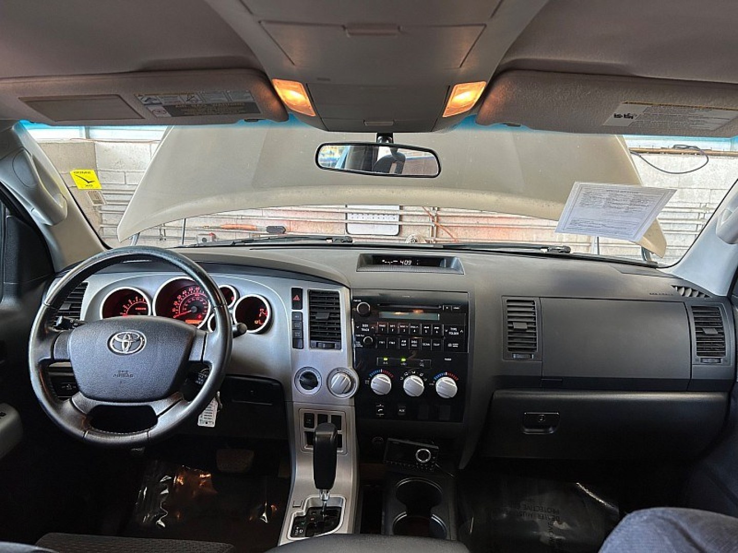 2009 Toyota Tundra 4WD (5TFBV54129X) with an V8 5.7 Liter engine, Automatic 6-Spd w/Overdrive transmission, located at 412 Auto Vista Drive, Palmdale, 93551, (661) 945-0620, 34.592636, -118.136681- Photo#18