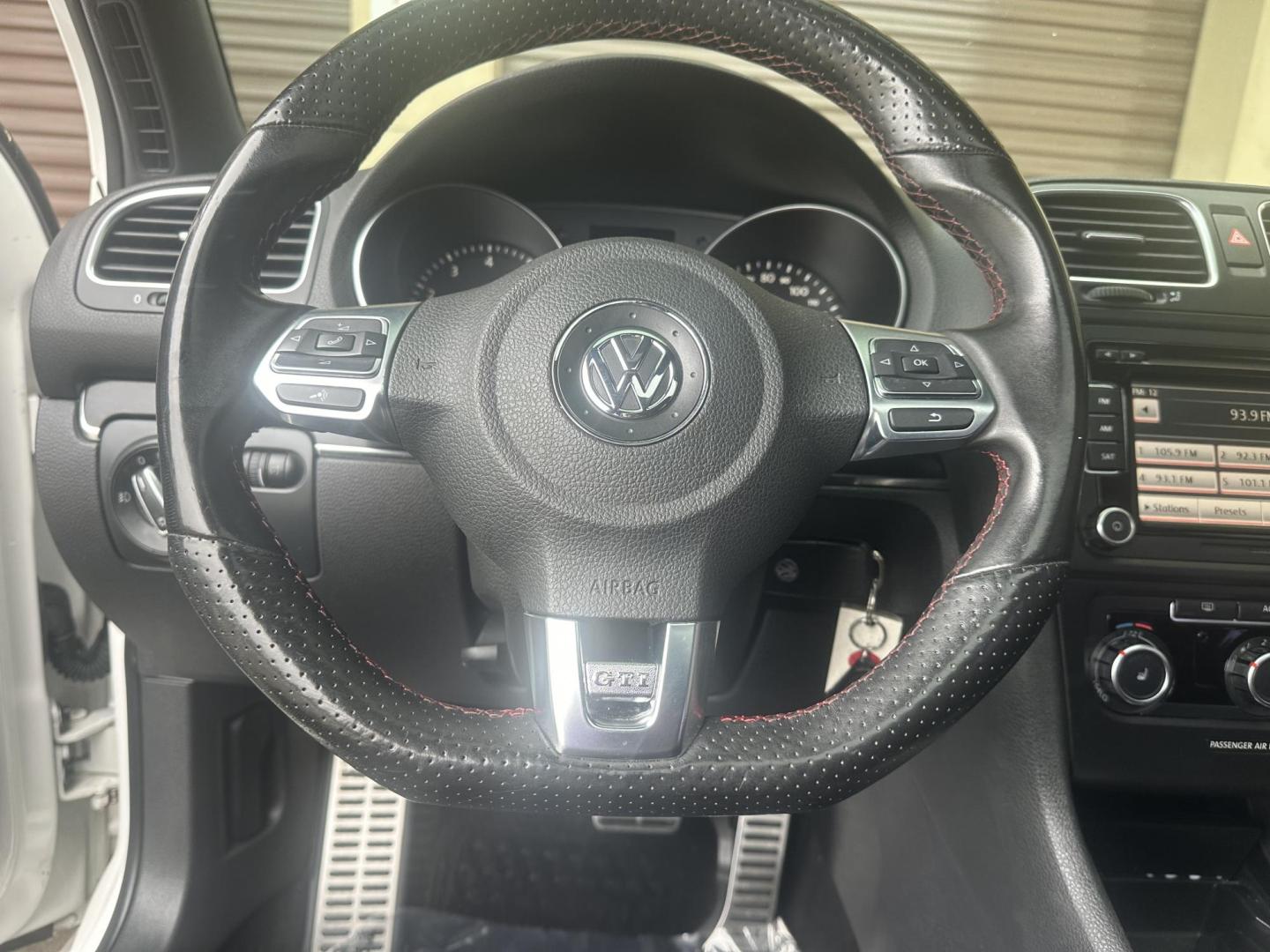 2010 White /Black Volkswagen GTI 2.0T Coupe PZEV (WVWFD7AJ9AW) with an 2.0L L4 DOHC 16V TURBO engine, Automatic transmission, located at 30 S. Berkeley Avenue, Pasadena, CA, 91107, (626) 248-7567, 34.145447, -118.109398 - Leather Seats! Moon-roof! This 2010 Volkswagen GTI 2.0T Coupe PZEV looks and drives well. This vehicle comes with a dealer 30 day / 1,000 Mile Warranty ( call us for details) and with Options up to 5 years / 100,000 Mile Warranty. Bad credit? We can help! We are the bank. Buy with confidence! All o - Photo#19