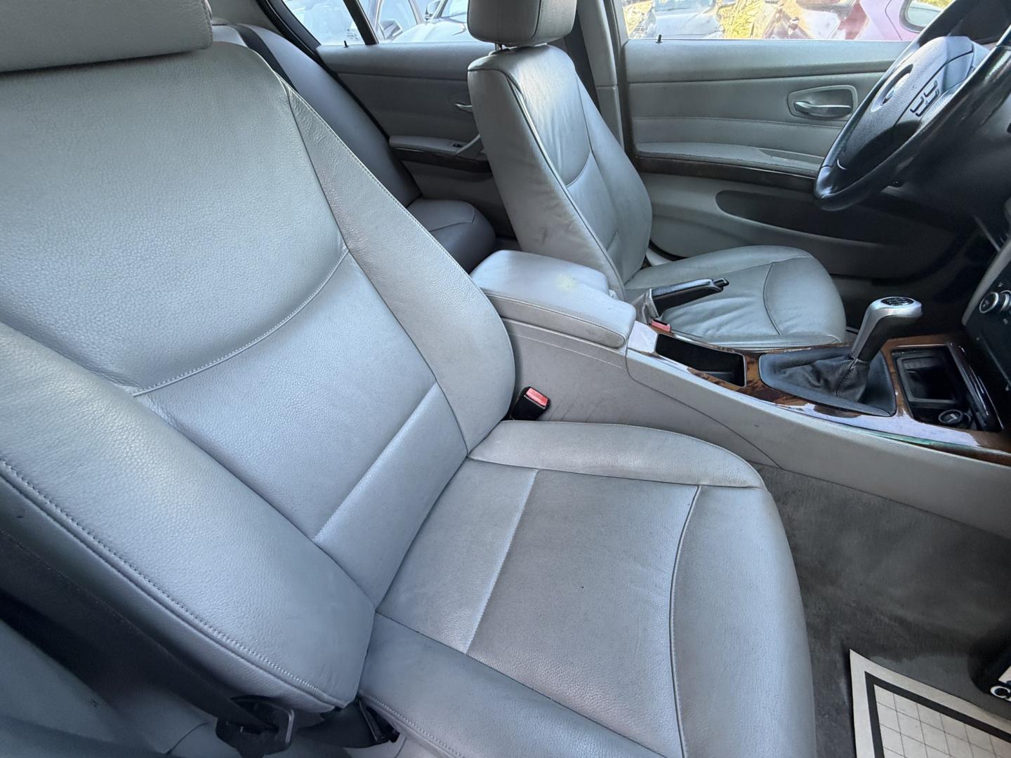 2010 /Tan BMW 3-Series 335i Coupe (WBAWB7C58AP) with an 3.0L L6 DOHC 24V engine, Automatic transmission, located at 30 S. Berkeley Avenue, Pasadena, CA, 91107, (626) 248-7567, 34.145447, -118.109398 - New tires! Twin Turbo! Leather Seats! Navigation! This 2010 BMW 3-Series 335i Coupe looks and drives good. - Photo#12