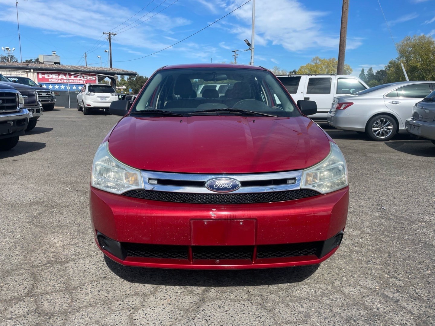 2010 Sangria Red Metallic Ford Focus SE (1FAHP3FN5AW) with an 2.0L 2.0L I4 140hp 136ft. lbs. Sequential Multiport Fuel Injection engine, 4-Speed Automatic transmission, located at 800 Riverside Ave, Roseville, CA, 95678, 916-773-4549 & Toll Free: 866-719-4393, 38.732265, -121.291039 - SE LOW MILES NEW TIRES CLEAN CARFAX- Photo#6