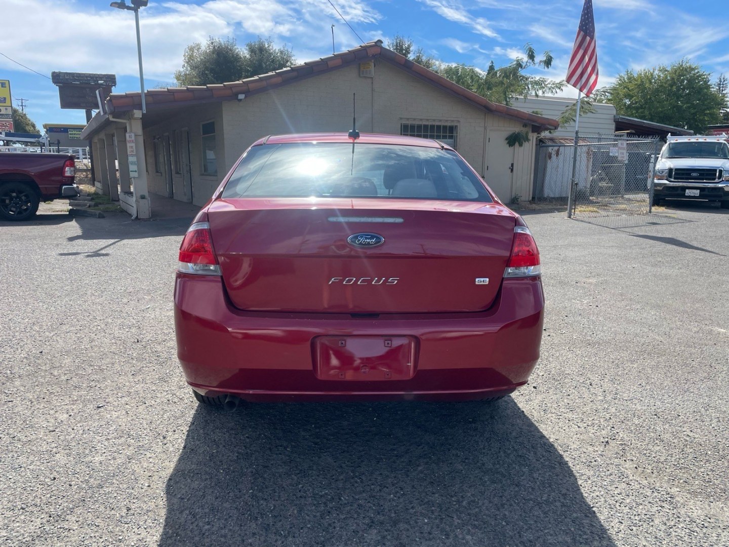 2010 Sangria Red Metallic Ford Focus SE (1FAHP3FN5AW) with an 2.0L 2.0L I4 140hp 136ft. lbs. Sequential Multiport Fuel Injection engine, 4-Speed Automatic transmission, located at 800 Riverside Ave, Roseville, CA, 95678, 916-773-4549 & Toll Free: 866-719-4393, 38.732265, -121.291039 - SE LOW MILES NEW TIRES CLEAN CARFAX- Photo#7