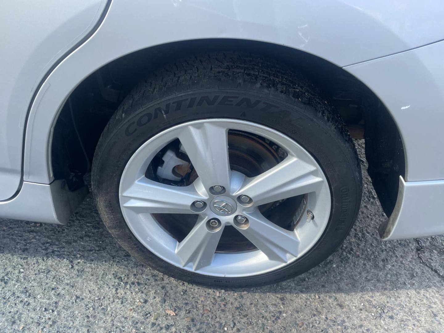 2010 Classic Silver Metallic Toyota Matrix S (2T1LE4EEXAC) with an 2.4L 2.4L I4 158hp 162ft. lbs. Sequential Electronic Fuel Injection engine, 4-Speed Automatic transmission, located at 800 Riverside Ave, Roseville, CA, 95678, 916-773-4549 & Toll Free: 866-719-4393, 38.732265, -121.291039 - AWD ONE OWNER CLEAN CARFAX- Photo#6