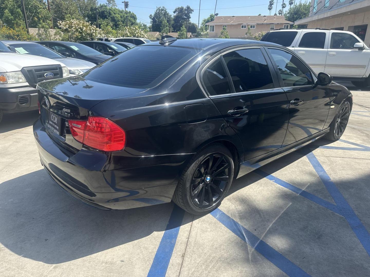 2011 Black Sapphire Metallic /BLACK BMW 3-Series leather (WBAPH5G57BN) with an Inline 6 engine, Automatic transmission, located at 30 S. Berkeley Avenue, Pasadena, CA, 91107, (626) 248-7567, 34.145447, -118.109398 - 2011 BMW 3-Series 328i SA SULEV – Black on Black Luxury with Premium Package | Buy Here Pay Here Pasadena Looking for a luxury sedan that delivers high performance, sleek design, and unmatched comfort—even if you have bad credit? Look no further than this 2011 BMW 3-Series 328i SA SULEV, now - Photo#5