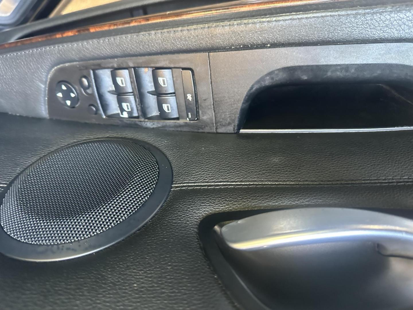 2011 Black Sapphire Metallic /BLACK BMW 3-Series leather (WBAPH5G57BN) with an Inline 6 engine, Automatic transmission, located at 30 S. Berkeley Avenue, Pasadena, CA, 91107, (626) 248-7567, 34.145447, -118.109398 - 2011 BMW 3-Series 328i SA SULEV – Black on Black Luxury with Premium Package | Buy Here Pay Here Pasadena Looking for a luxury sedan that delivers high performance, sleek design, and unmatched comfort—even if you have bad credit? Look no further than this 2011 BMW 3-Series 328i SA SULEV, now - Photo#9