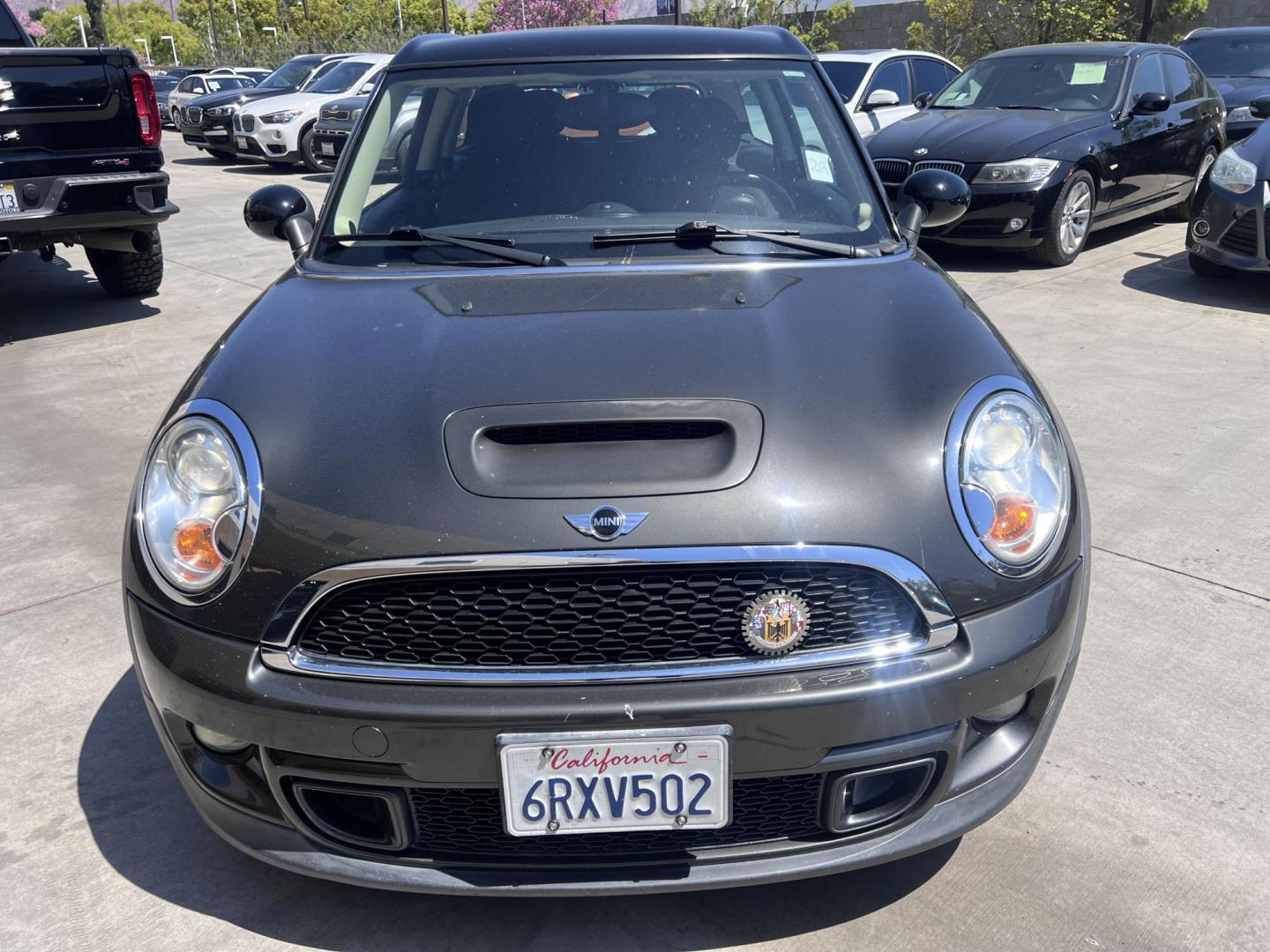 2011 Mineral Gray Metallic /Black Mini Clubman S (WMWZG3C51BT) with an 1.6L L4 DOHC 16V TURBO engine, Manual transmission, located at 30 S. Berkeley Avenue, Pasadena, CA, 91107, (626) 248-7567, 34.145447, -118.109398 - Ready to add a touch of fun and personality to your daily drive in Pasadena, CA? Check out this charming 2011 Mini Cooper Clubman, now available at Crown City Motors, located at 30 S Berkeley Ave, Pasadena, CA 91107. As a leading buy here pay here dealer, we’re excited to offer this quirky yet pra - Photo#11