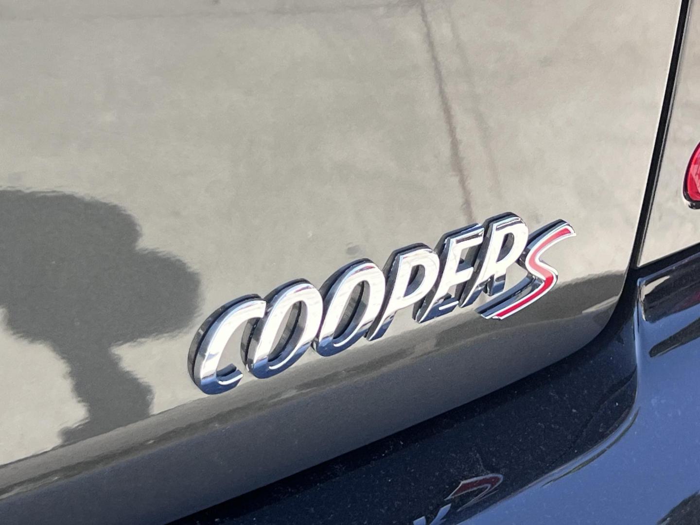 2011 Mineral Gray Metallic /Black Mini Clubman S (WMWZG3C51BT) with an 1.6L L4 DOHC 16V TURBO engine, Manual transmission, located at 30 S. Berkeley Avenue, Pasadena, CA, 91107, (626) 248-7567, 34.145447, -118.109398 - Ready to add a touch of fun and personality to your daily drive in Pasadena, CA? Check out this charming 2011 Mini Cooper Clubman, now available at Crown City Motors, located at 30 S Berkeley Ave, Pasadena, CA 91107. As a leading buy here pay here dealer, we’re excited to offer this quirky yet pra - Photo#3