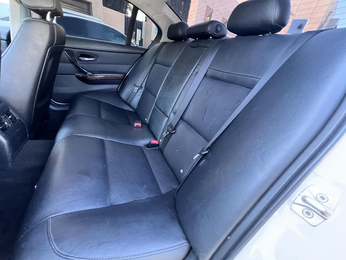 2011 White /Black BMW 3-Series 328i SA SULEV (WBAPH5G55BN) with an 3.0L L6 DOHC 24V engine, Automatic transmission, located at 30 S. Berkeley Avenue, Pasadena, CA, 91107, (626) 248-7567, 34.145447, -118.109398 - Buy Here Pay Here BMW 328i for Sale in Pasadena | 2011 BMW – $500 Down – No Credit Needed Looking to drive a luxury car but worried about your credit? At Crown City Motors in Pasadena, we specialize in helping people with bad credit, no credit, or past financial issues get approved with ease. - Photo#19