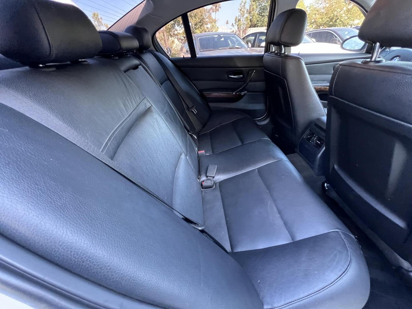 2011 White /Black BMW 3-Series 328i SA SULEV (WBAPH5G55BN) with an 3.0L L6 DOHC 24V engine, Automatic transmission, located at 30 S. Berkeley Avenue, Pasadena, CA, 91107, (626) 248-7567, 34.145447, -118.109398 - Buy Here Pay Here BMW 328i for Sale in Pasadena | 2011 BMW – $500 Down – No Credit Needed Looking to drive a luxury car but worried about your credit? At Crown City Motors in Pasadena, we specialize in helping people with bad credit, no credit, or past financial issues get approved with ease. - Photo#22