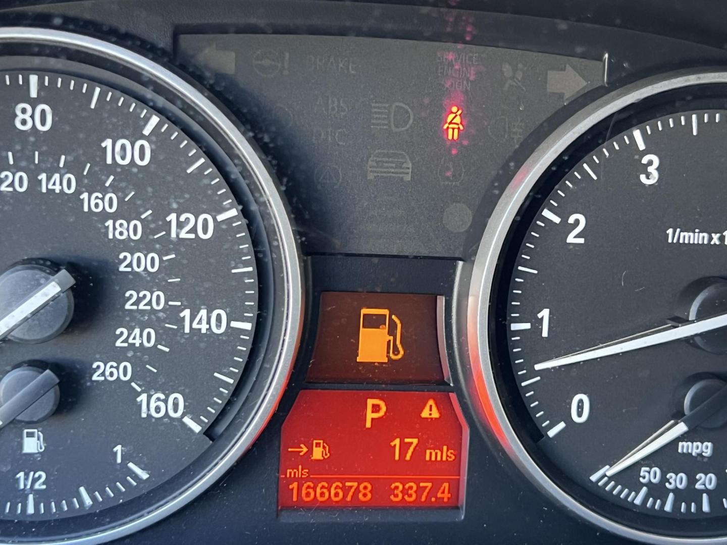 2011 White /Black BMW 3-Series 328i SA SULEV (WBAPH5G55BN) with an 3.0L L6 DOHC 24V engine, Automatic transmission, located at 30 S. Berkeley Avenue, Pasadena, CA, 91107, (626) 248-7567, 34.145447, -118.109398 - Buy Here Pay Here BMW 328i for Sale in Pasadena | 2011 BMW – $500 Down – No Credit Needed Looking to drive a luxury car but worried about your credit? At Crown City Motors in Pasadena, we specialize in helping people with bad credit, no credit, or past financial issues get approved with ease. - Photo#23