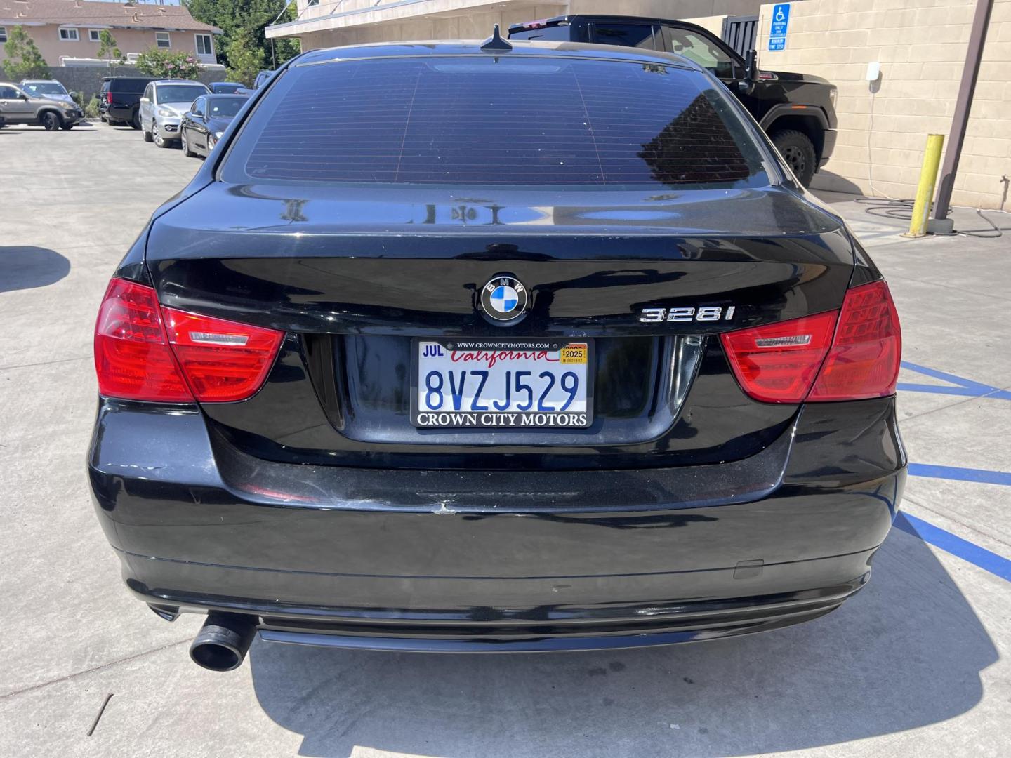 2011 Black /Black BMW 3-Series 328i Sedan 4D (WBAPH5G51BN) with an 6-Cyl, SULEV, 3.0L engine, Automatic, 6-Spd w/Overdrive transmission, located at 30 S. Berkeley Avenue, Pasadena, CA, 91107, (626) 248-7567, 34.145447, -118.109398 - 2011 BMW 328i – Buy Here Pay Here – $995 Down – Bad Credit OK – Crown City Motors Pasadena Take the wheel of luxury with the legendary 2011 BMW 328i Sedan, available now at Crown City Motors in Pasadena. With timeless European styling, a powerful 3.0L inline-6 engine, and the ultimate drivi - Photo#3