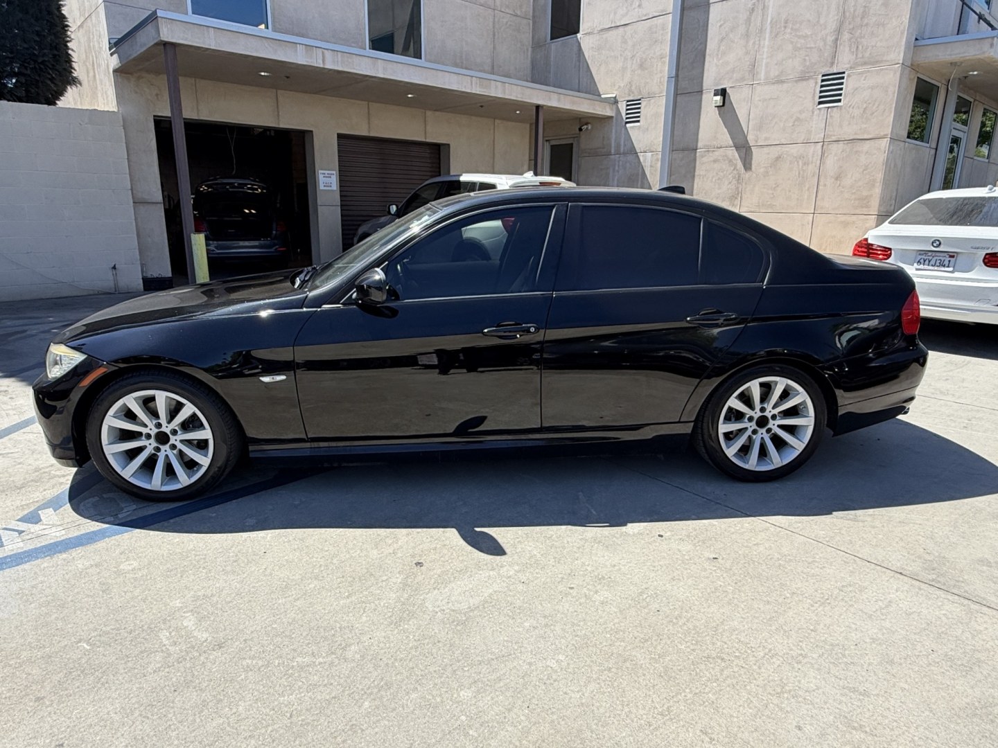 2011 Black /tan BMW 3-Series 328i (WBAPH7C58BE) with an 3.0L L6 DOHC 24V engine, located at 30 S. Berkeley Avenue, Pasadena, CA, 91107, (626) 248-7567, 34.145447, -118.109398 - New Tire! Leather Interior! Looks and Drives Good! Bad credit? We can help! We are the bank. All our cars are thoroughly inspected and reconditioned by our technicians. FREE CARFAX report. Stop by or call to speak with our friendly staff. Whether you have bad credit, no credit, bankruptcy, or repo- Photo#4