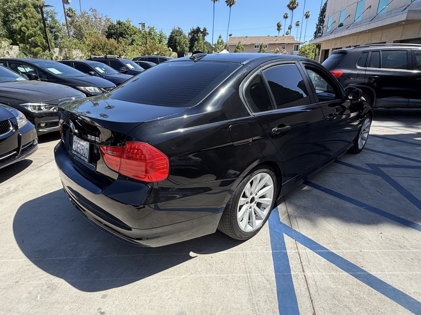2011 Black /tan BMW 3-Series 328i (WBAPH7C58BE) with an 3.0L L6 DOHC 24V engine, located at 30 S. Berkeley Avenue, Pasadena, CA, 91107, (626) 248-7567, 34.145447, -118.109398 - New Tire! Leather Interior! Looks and Drives Good! Bad credit? We can help! We are the bank. All our cars are thoroughly inspected and reconditioned by our technicians. FREE CARFAX report. Stop by or call to speak with our friendly staff. Whether you have bad credit, no credit, bankruptcy, or repo- Photo#5
