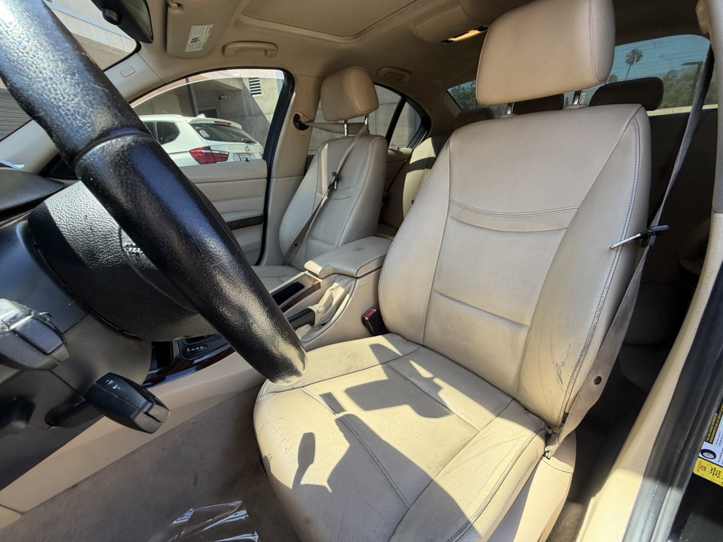 2011 Black /tan BMW 3-Series 328i (WBAPH7C58BE) with an 3.0L L6 DOHC 24V engine, located at 30 S. Berkeley Avenue, Pasadena, CA, 91107, (626) 248-7567, 34.145447, -118.109398 - New Tire! Leather Interior! Looks and Drives Good! Bad credit? We can help! We are the bank. All our cars are thoroughly inspected and reconditioned by our technicians. FREE CARFAX report. Stop by or call to speak with our friendly staff. Whether you have bad credit, no credit, bankruptcy, or repo- Photo#14