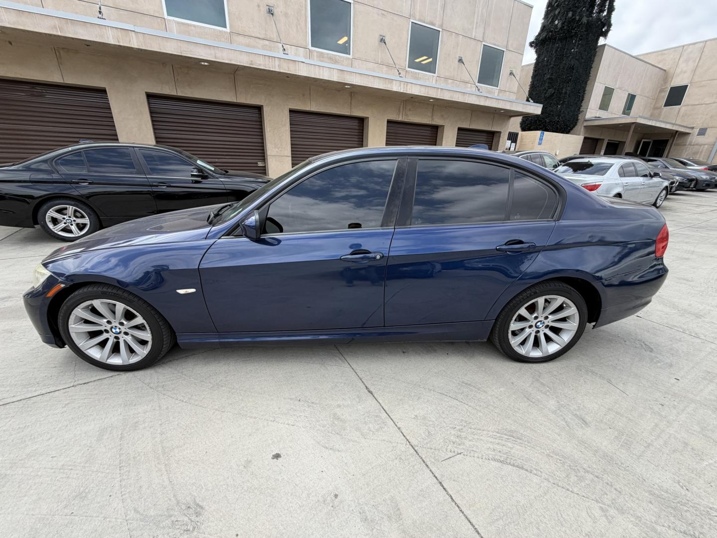 2011 Le Mans Blue Metallic /Black BMW 3-Series Leather (WBAPH7C51BA) with an 3.0 engine, Automatic transmission, located at 30 S. Berkeley Avenue, Pasadena, CA, 91107, (626) 248-7567, 34.145447, -118.109398 - 2011 BMW 328i Sedan – Buy Here Pay Here Financing Available in Pasadena, California VIN: WBAPH7C51BA800730 Are you looking for a 2011 BMW 328i for sale in Pasadena, a luxury vehicle with in-house financing, or a dealership that works with customers who have credit challenges? This beautiful 20 - Photo#1