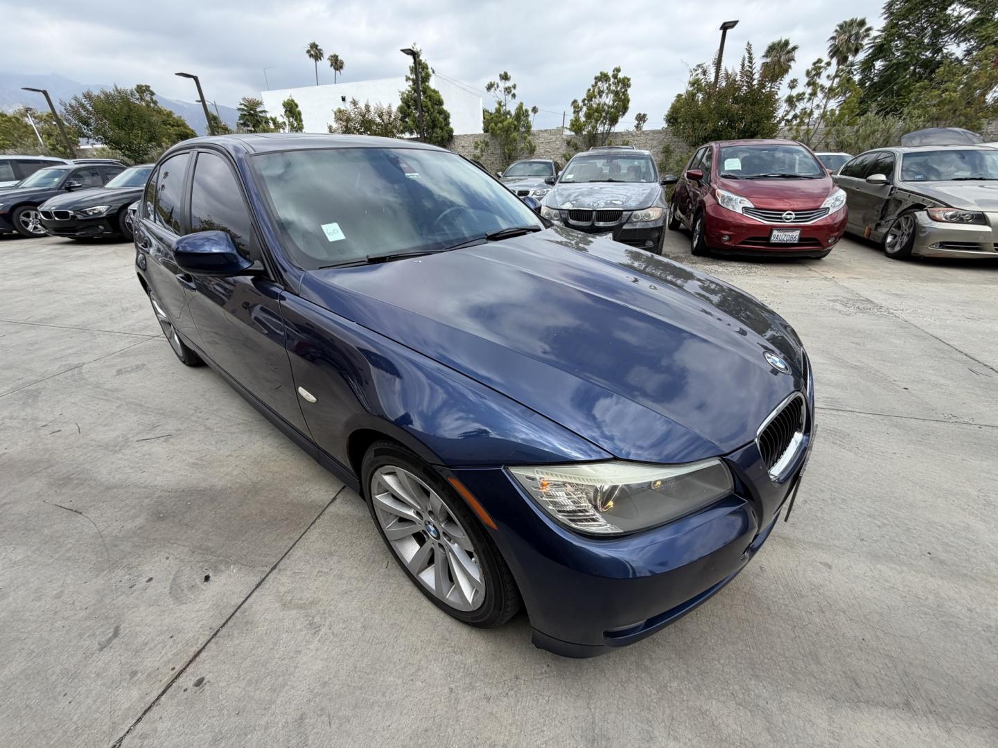 2011 Le Mans Blue Metallic /Black BMW 3-Series Leather (WBAPH7C51BA) with an 3.0 engine, Automatic transmission, located at 30 S. Berkeley Avenue, Pasadena, CA, 91107, (626) 248-7567, 34.145447, -118.109398 - 2011 BMW 328i Sedan – Buy Here Pay Here Financing Available in Pasadena, California VIN: WBAPH7C51BA800730 Are you looking for a 2011 BMW 328i for sale in Pasadena, a luxury vehicle with in-house financing, or a dealership that works with customers who have credit challenges? This beautiful 20 - Photo#4