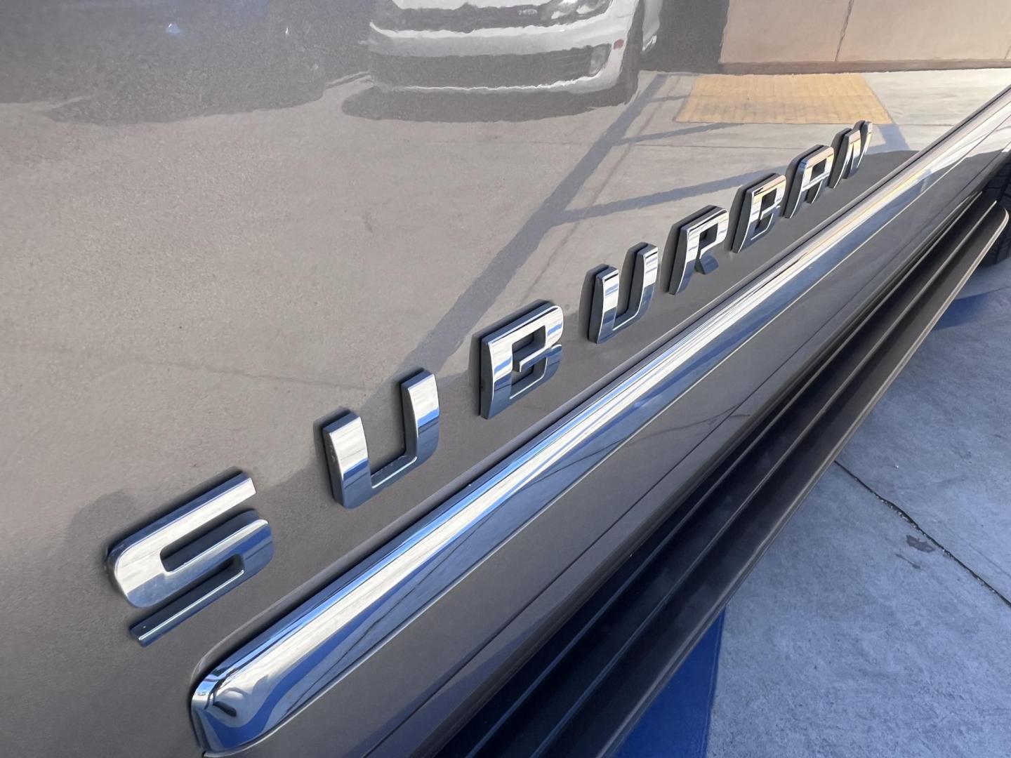 2011 Silver Metallic /Tan Chevrolet Suburban LTZ 1500 4WD (1GNSKKE31BR) with an 5.3L V8 OHV 16V FFV engine, 4-Speed Automatic transmission, located at 30 S. Berkeley Avenue, Pasadena, CA, 91107, (626) 248-7567, 34.145447, -118.109398 - 2011 Chevrolet Suburban LT 4WD – 3rd Row – $995 Down – Buy Here Pay Here – Bad Credit OK – Crown City Motors – Pasadena, CA Looking for a full-size SUV that offers unmatched space, power, and versatility? Look no further than this 2011 Chevrolet Suburban LT 4WD, now available at Crown - Photo#15