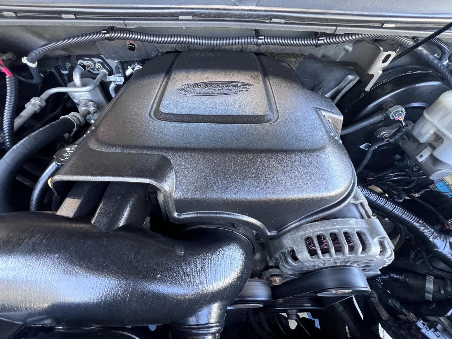 2011 Silver Metallic /Tan Chevrolet Suburban LTZ 1500 4WD (1GNSKKE31BR) with an 5.3L V8 OHV 16V FFV engine, 4-Speed Automatic transmission, located at 30 S. Berkeley Avenue, Pasadena, CA, 91107, (626) 248-7567, 34.145447, -118.109398 - 2011 Chevrolet Suburban LT 4WD – 3rd Row – $995 Down – Buy Here Pay Here – Bad Credit OK – Crown City Motors – Pasadena, CA Looking for a full-size SUV that offers unmatched space, power, and versatility? Look no further than this 2011 Chevrolet Suburban LT 4WD, now available at Crown - Photo#34