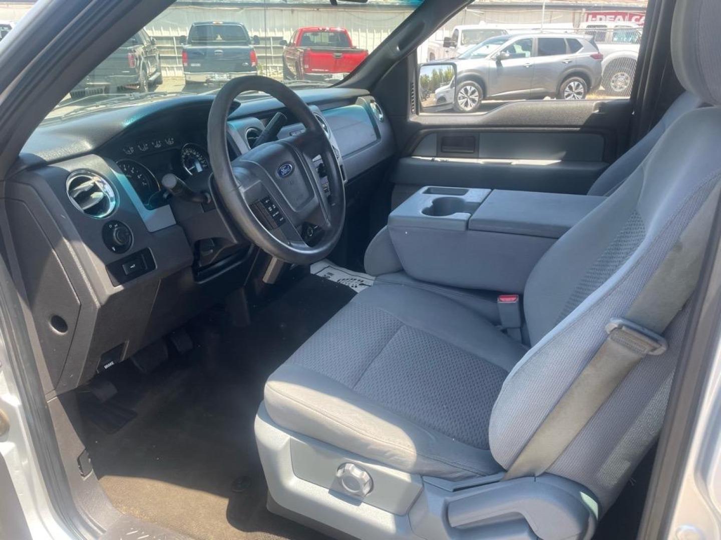 2011 Ingot Silver Metallic Ford F-150 XLT (1FTFW1EF4BK) with an 5.0L 5.0L Flex Fuel V8 360hp 380ft. lbs. Sequential Multiport Fuel Injection engine, 6-Speed Automatic transmission, located at 800 Riverside Ave, Roseville, CA, 95678, 916-773-4549 & Toll Free: 866-719-4393, 38.732265, -121.291039 - SUPERCREW 4X4 LOW MILES SERVICE RECORDS ON CLEAN CARFAX - Photo#8