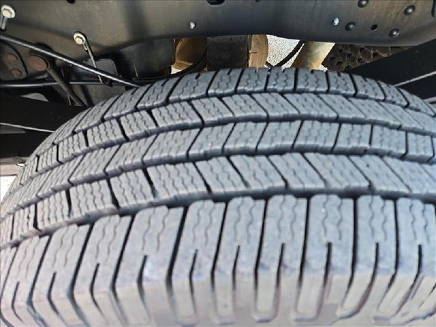 2011 Sterling Grey Metallic Ford F-250 Super Duty Lariat (1FT7W29F1BE) with an 6.7L Power Stroke 6.7L Biodiesel Turbo V8 400hp 800ft. lbs. Common Rail Direct Injection engine, 6-Speed Shiftable Automatic transmission, located at 800 Riverside Ave, Roseville, CA, 95678, 916-773-4549 & Toll Free: 866-719-4393, 38.732265, -121.291039 - DIESEL CREW CAB 4X4 FX4 LOW MILES 1 OWNER - Photo#8